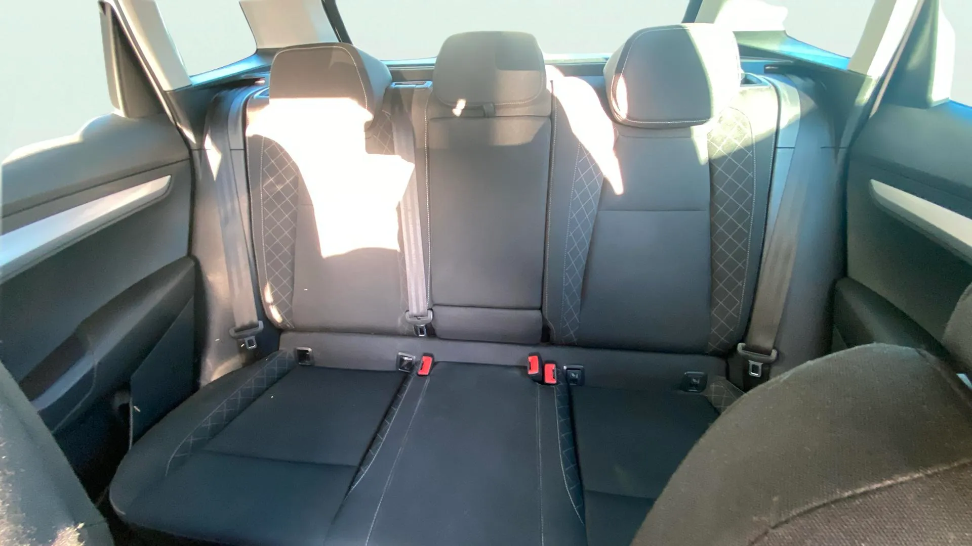 Škoda Karoq 1.5 TSI DSG ACT Ambition - foto 18