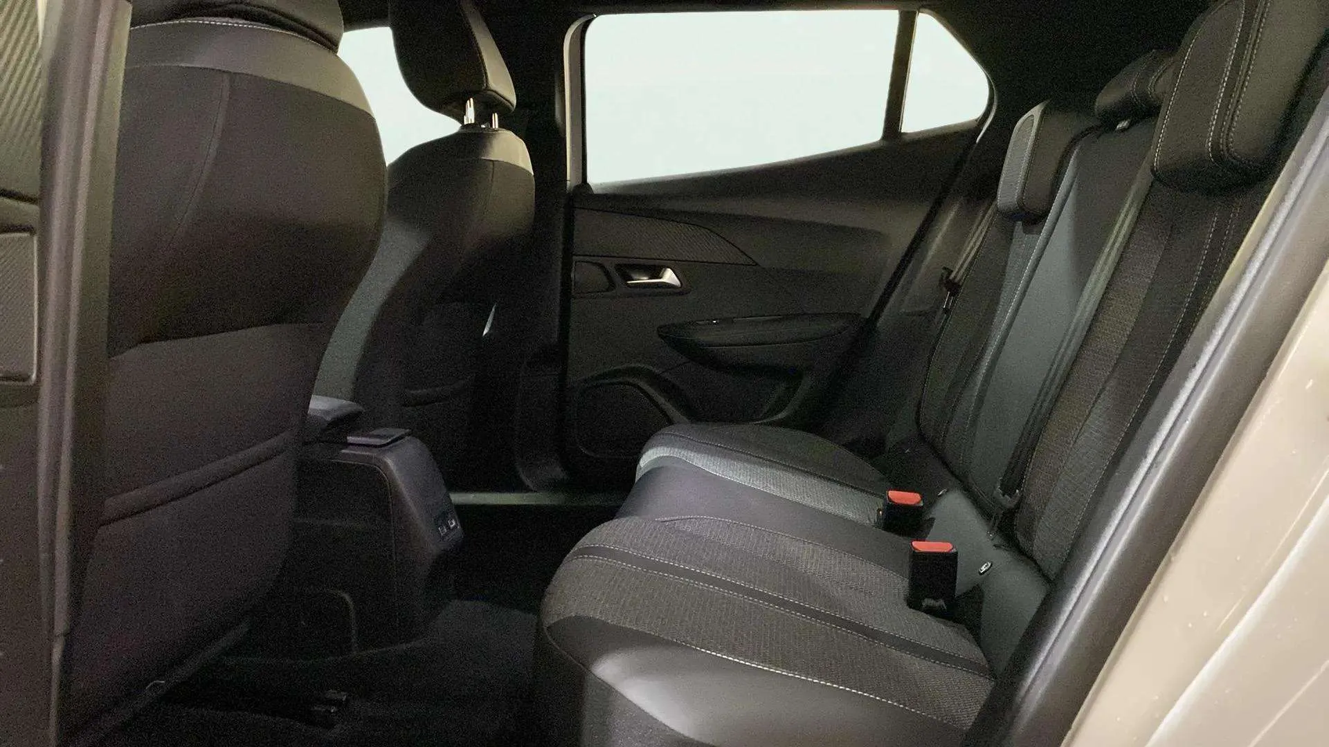 Peugeot 2008 Allure PureTech 100 - foto 11