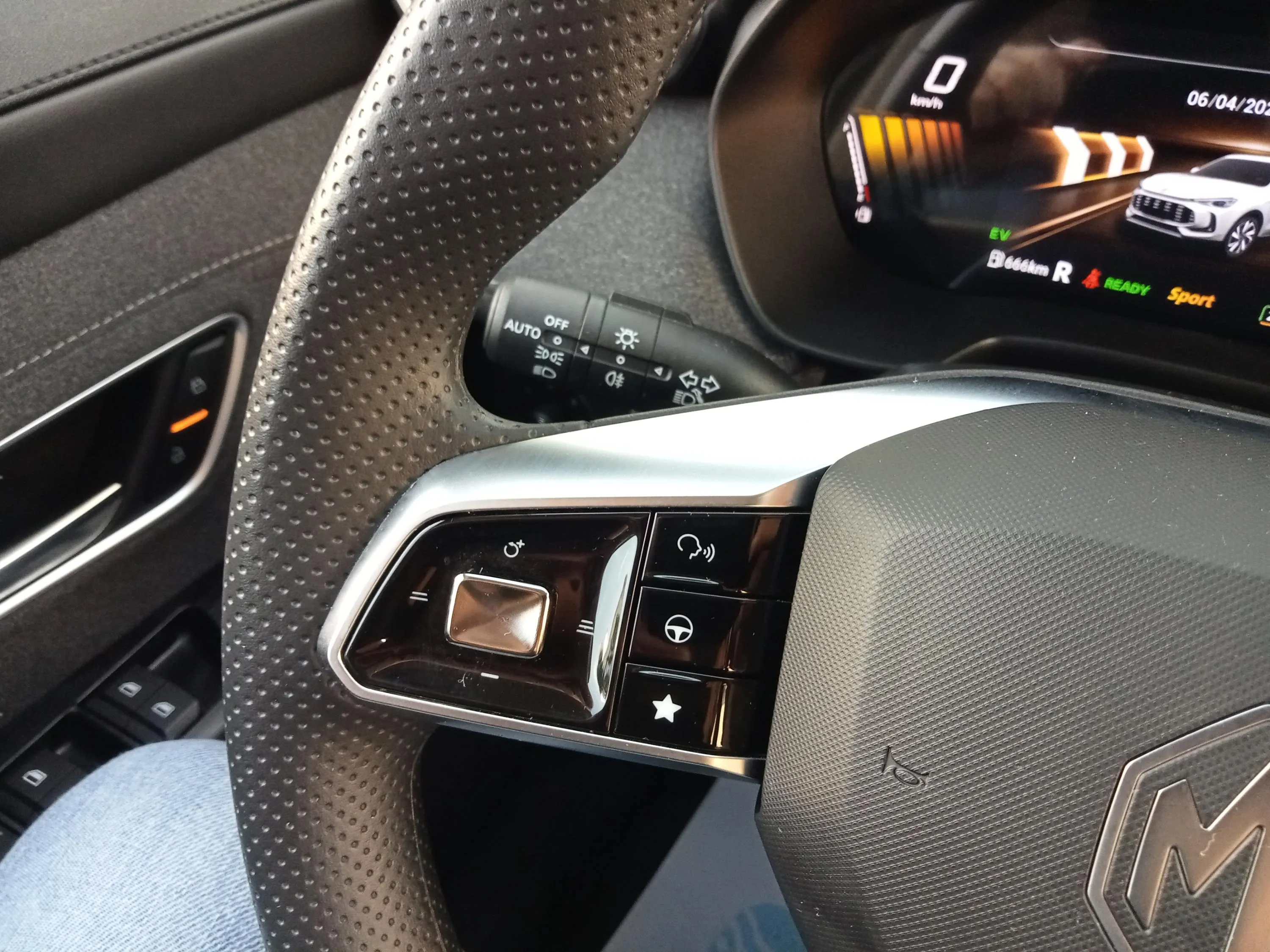 MG ZS Hybrid+ Standard - foto 18