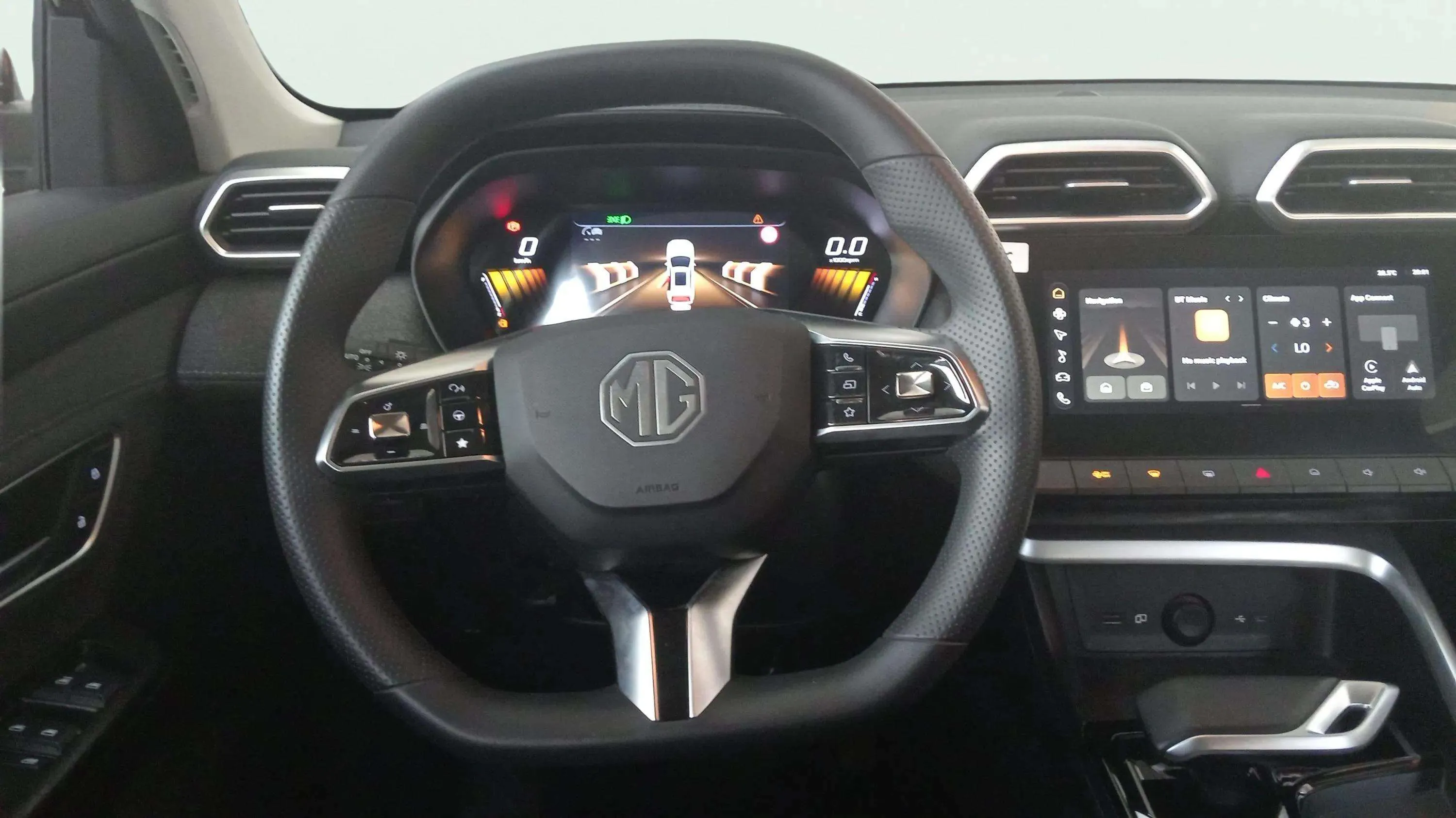 MG ZS Hybrid+ Standard - foto 14