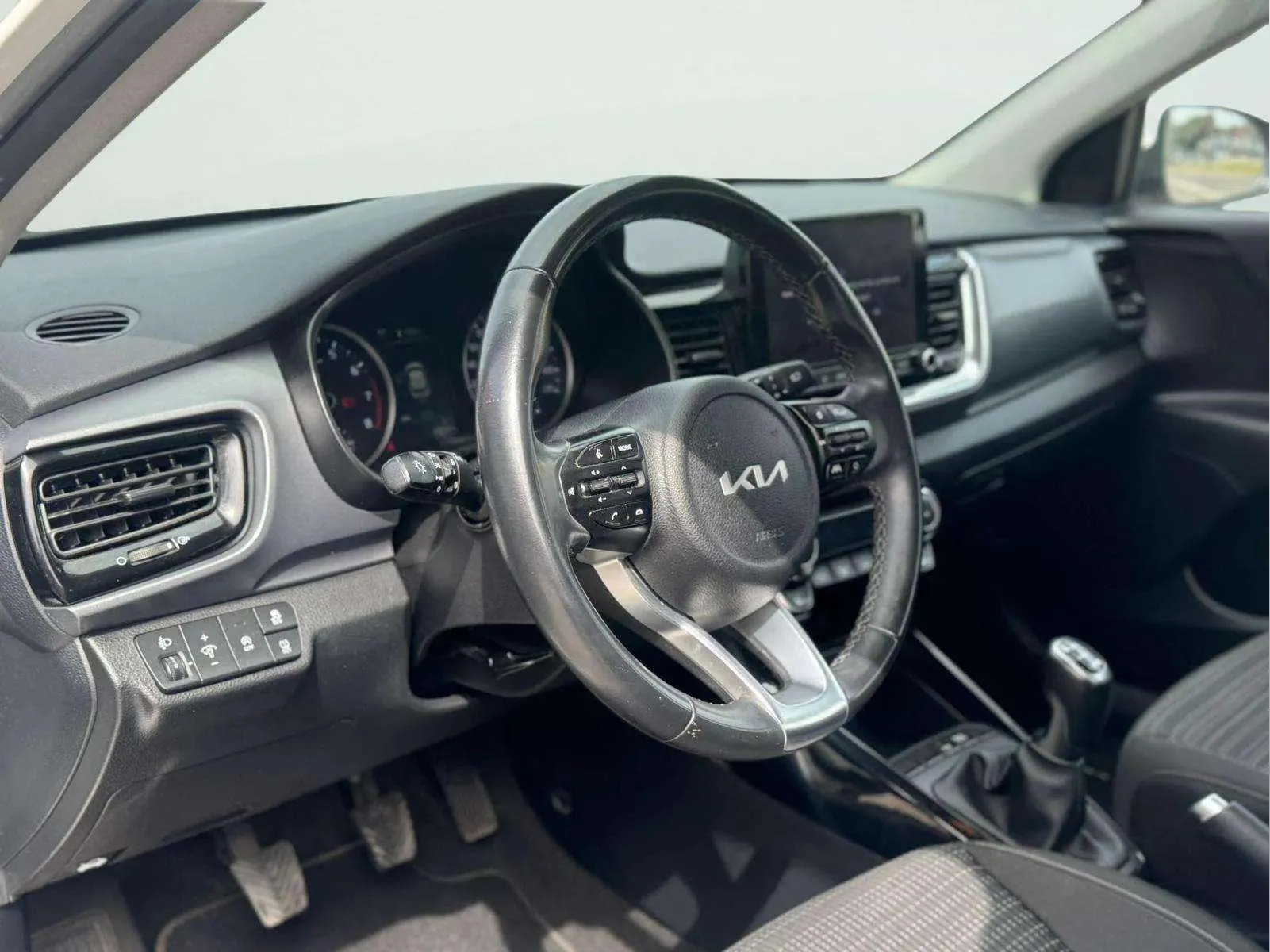 Kia Stonic 1.0 T-GDi MHEV iMT Drive - foto 6