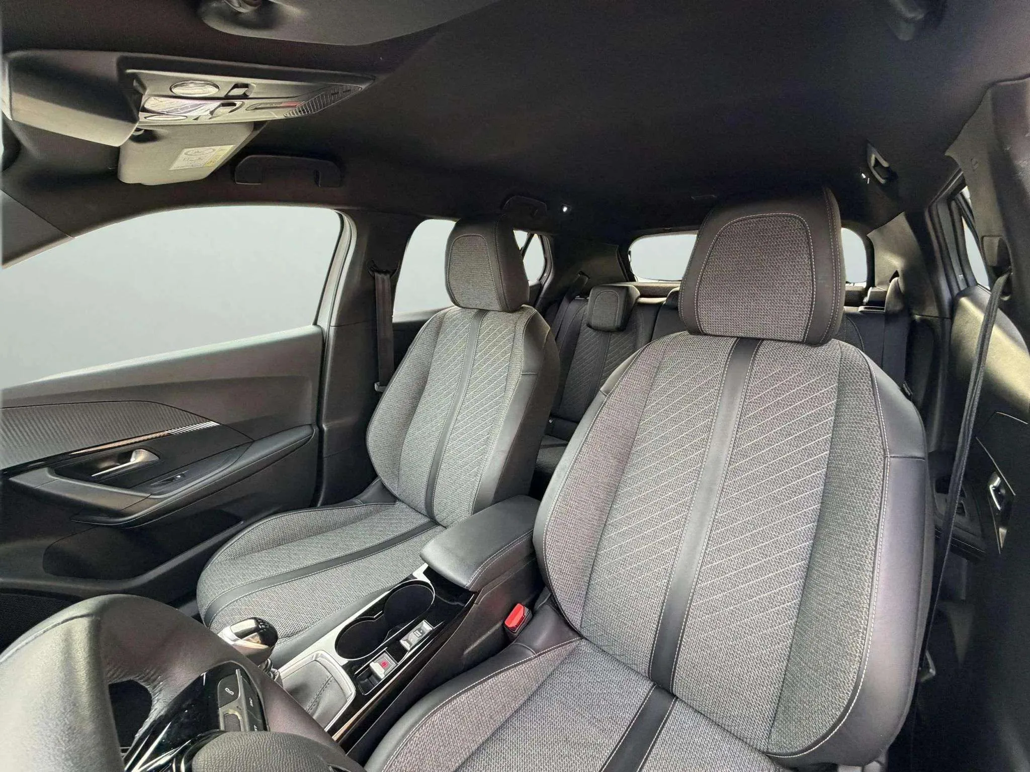 Peugeot 2008 Allure PureTech 100 - foto 21