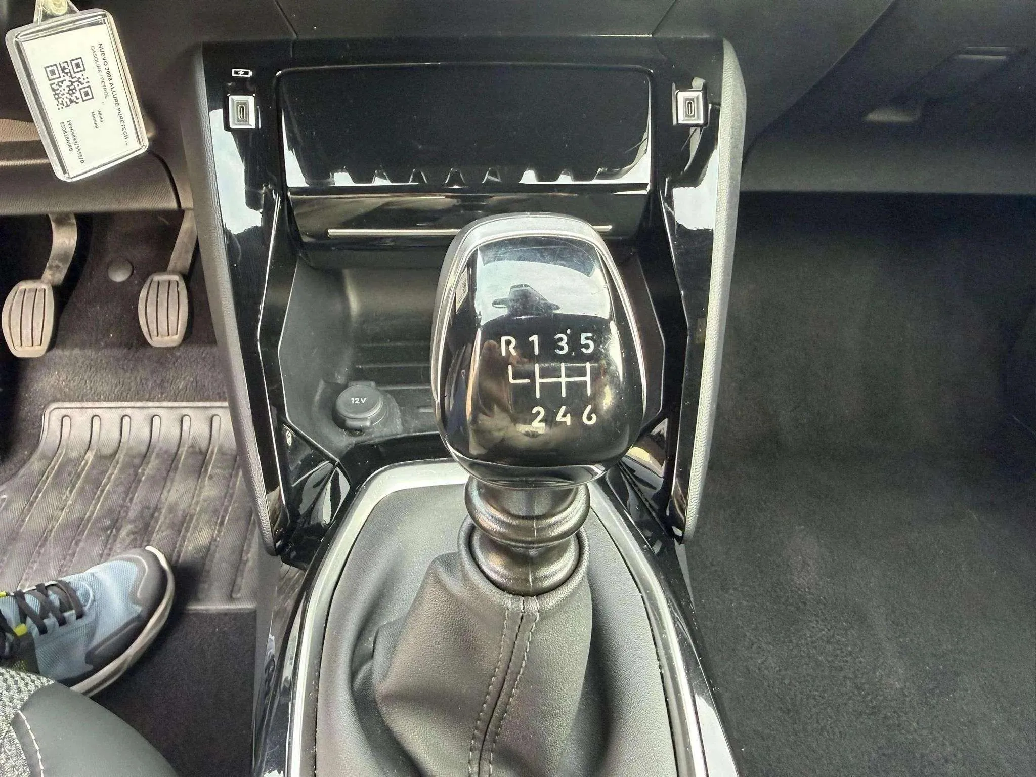 Peugeot 2008 Allure PureTech 100 - foto 18