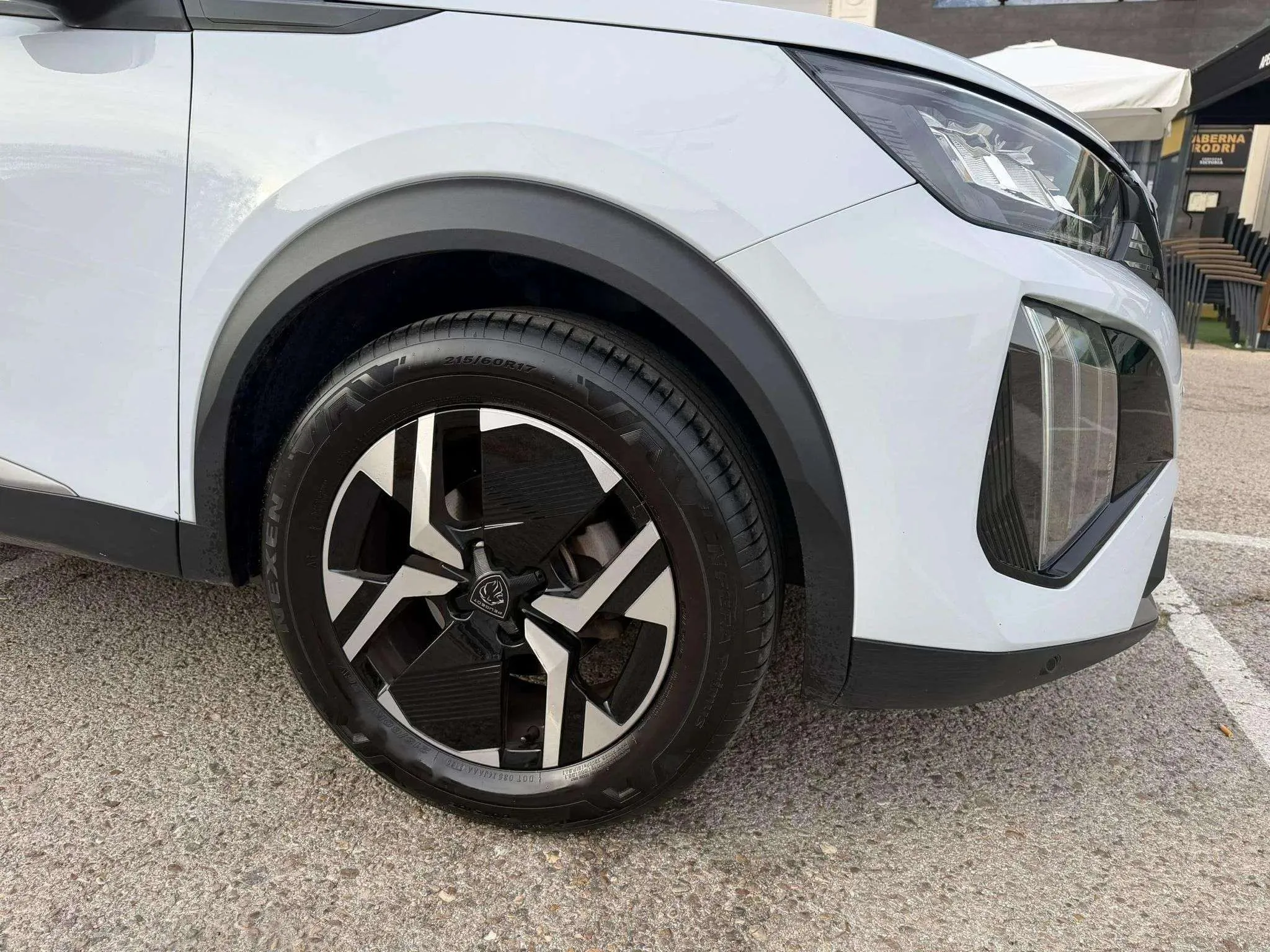 Peugeot 2008 Allure PureTech 100 - foto 6