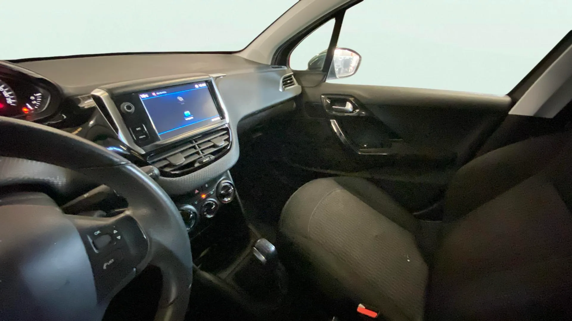 Peugeot 208 Style 1.2L PureTech - foto 38
