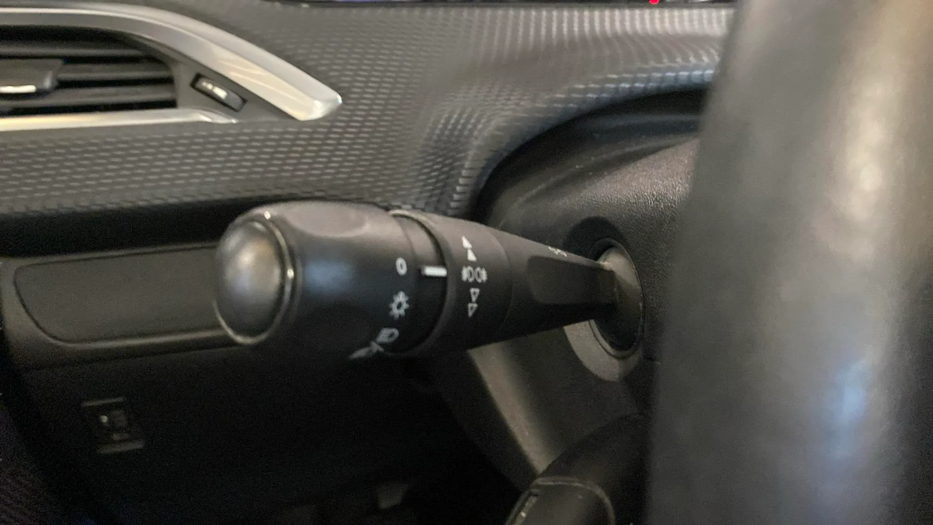 Peugeot 208 Style 1.2L PureTech - foto 21