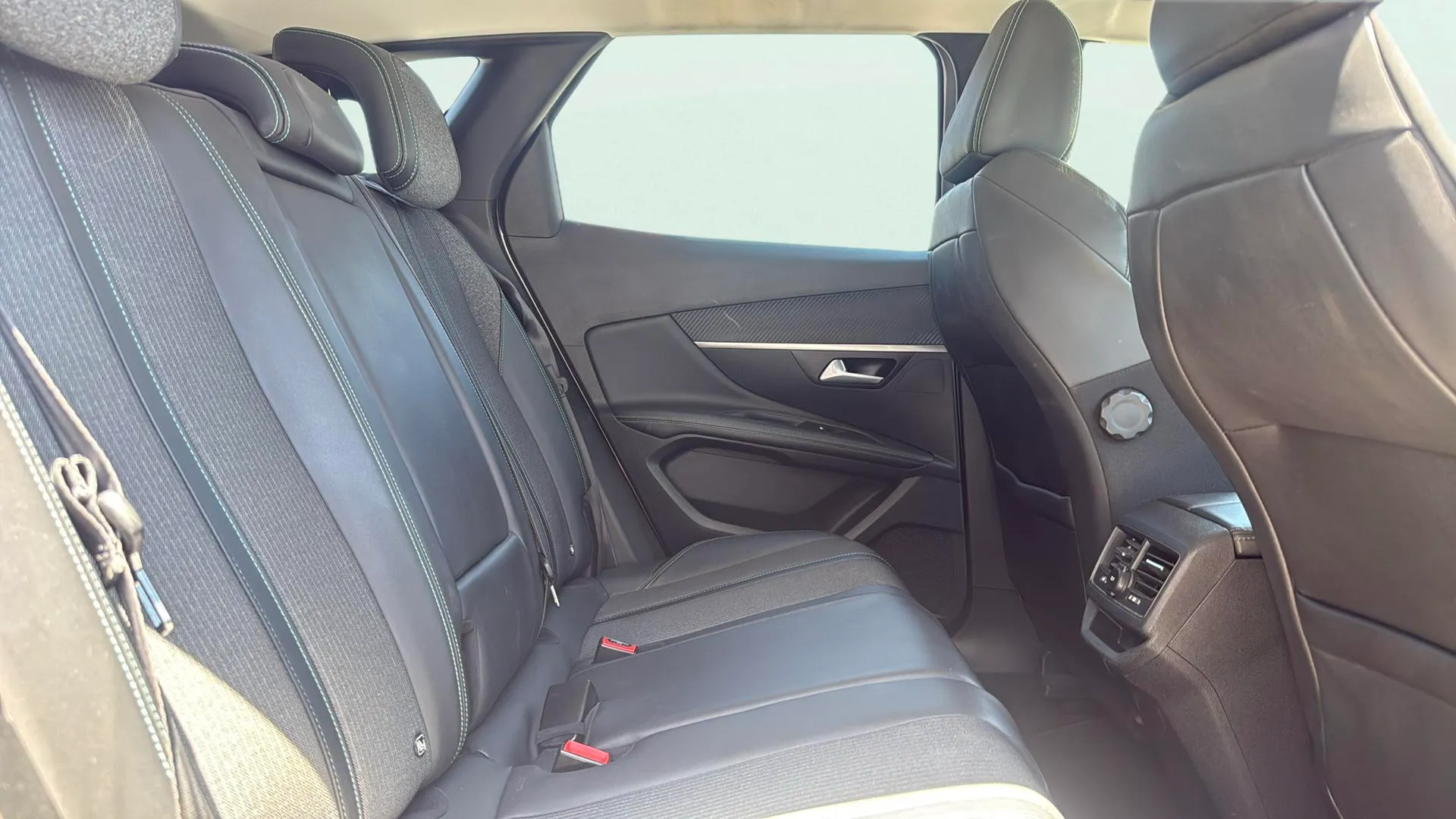 Peugeot 3008 1.2 PureTech Active Pack EAT8 - foto 19
