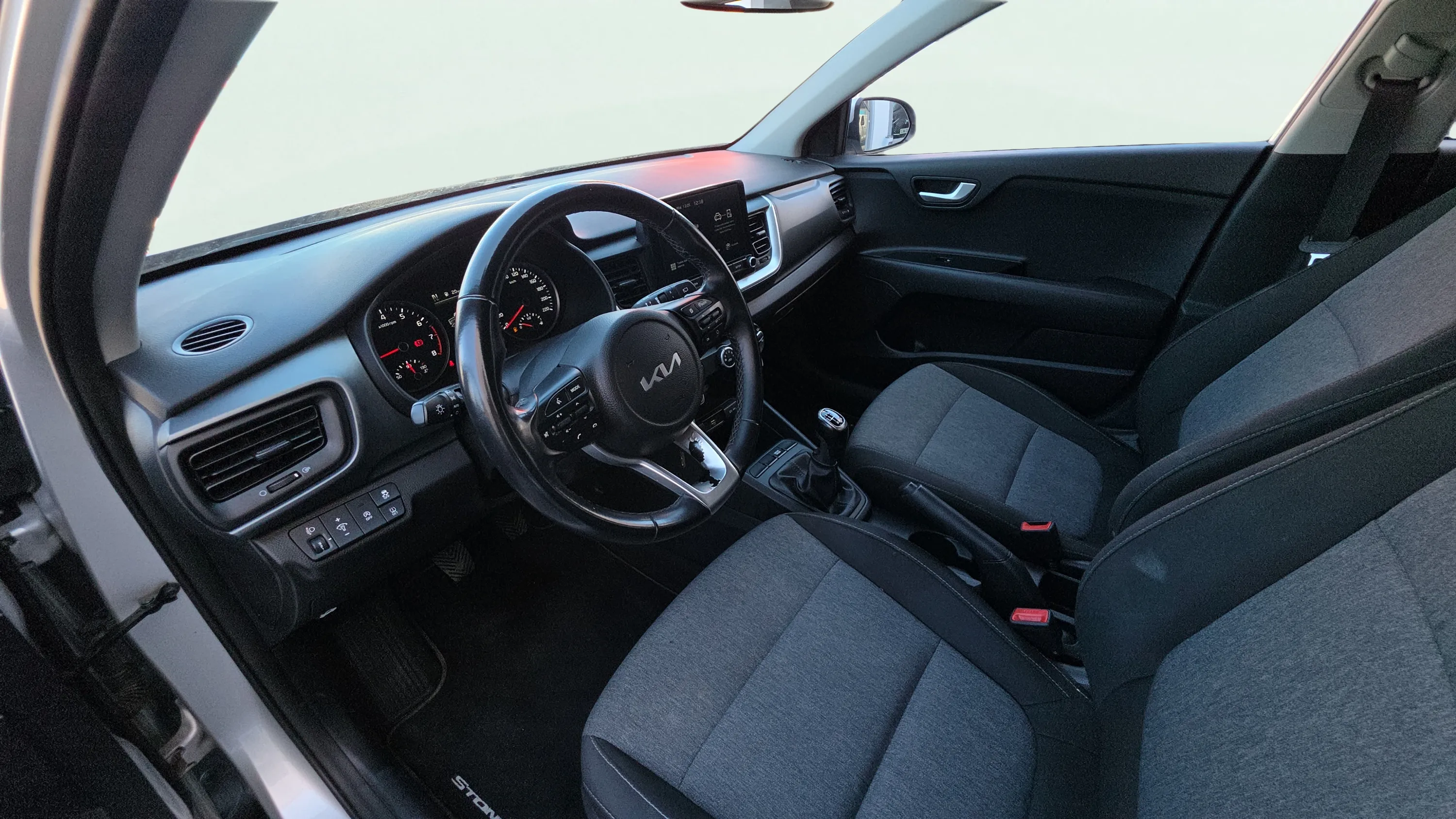 Kia Stonic 1.0 T-GDi MHEV iMT Concept - foto 9