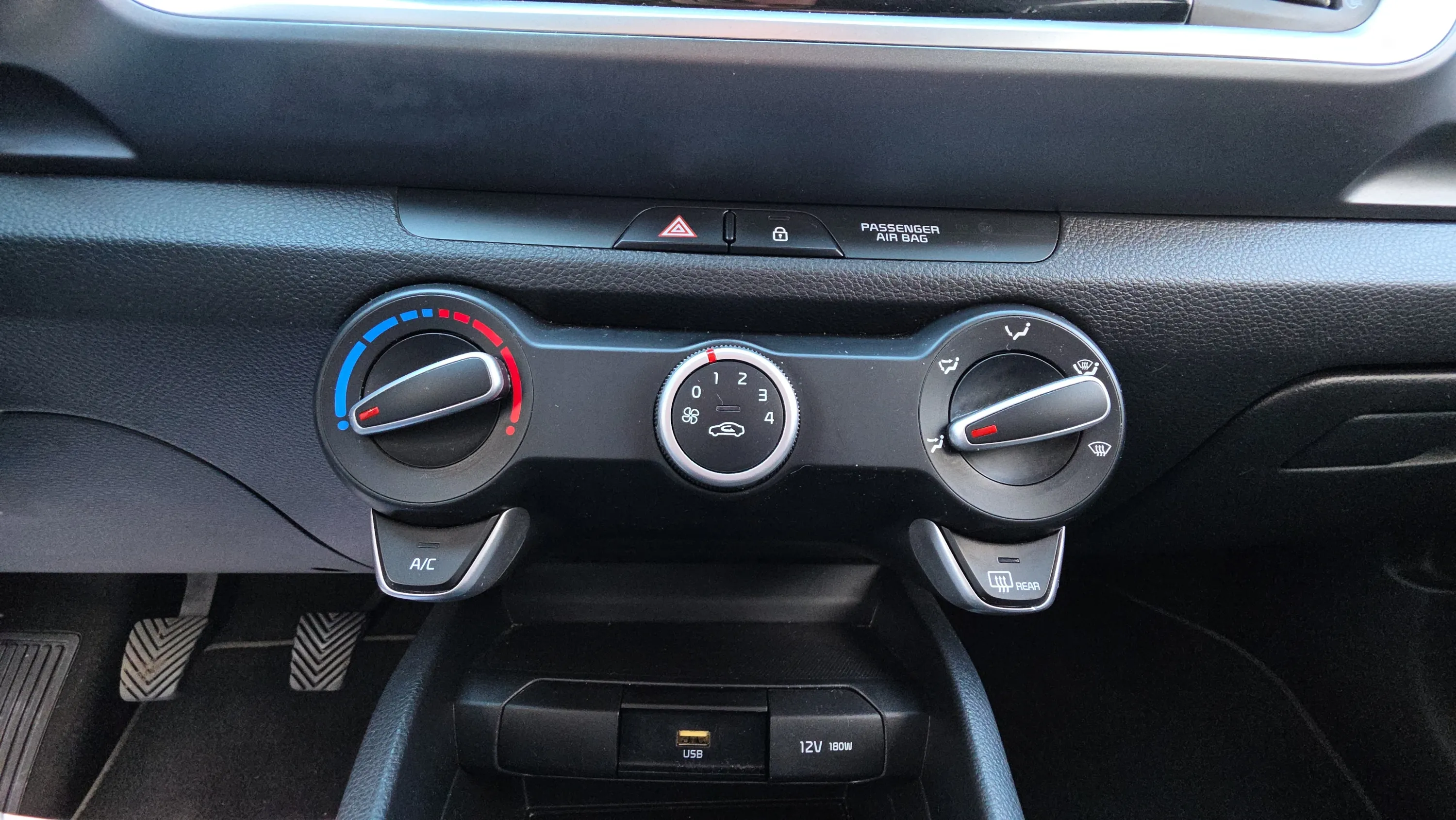 Kia Stonic 1.0 T-GDi MHEV iMT Concept - foto 19