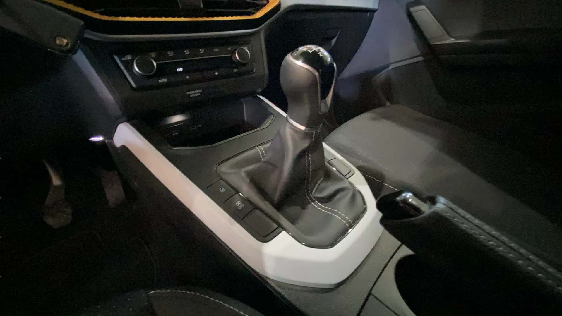 SEAT Arona 1.0 TSI Style Plus - foto 23