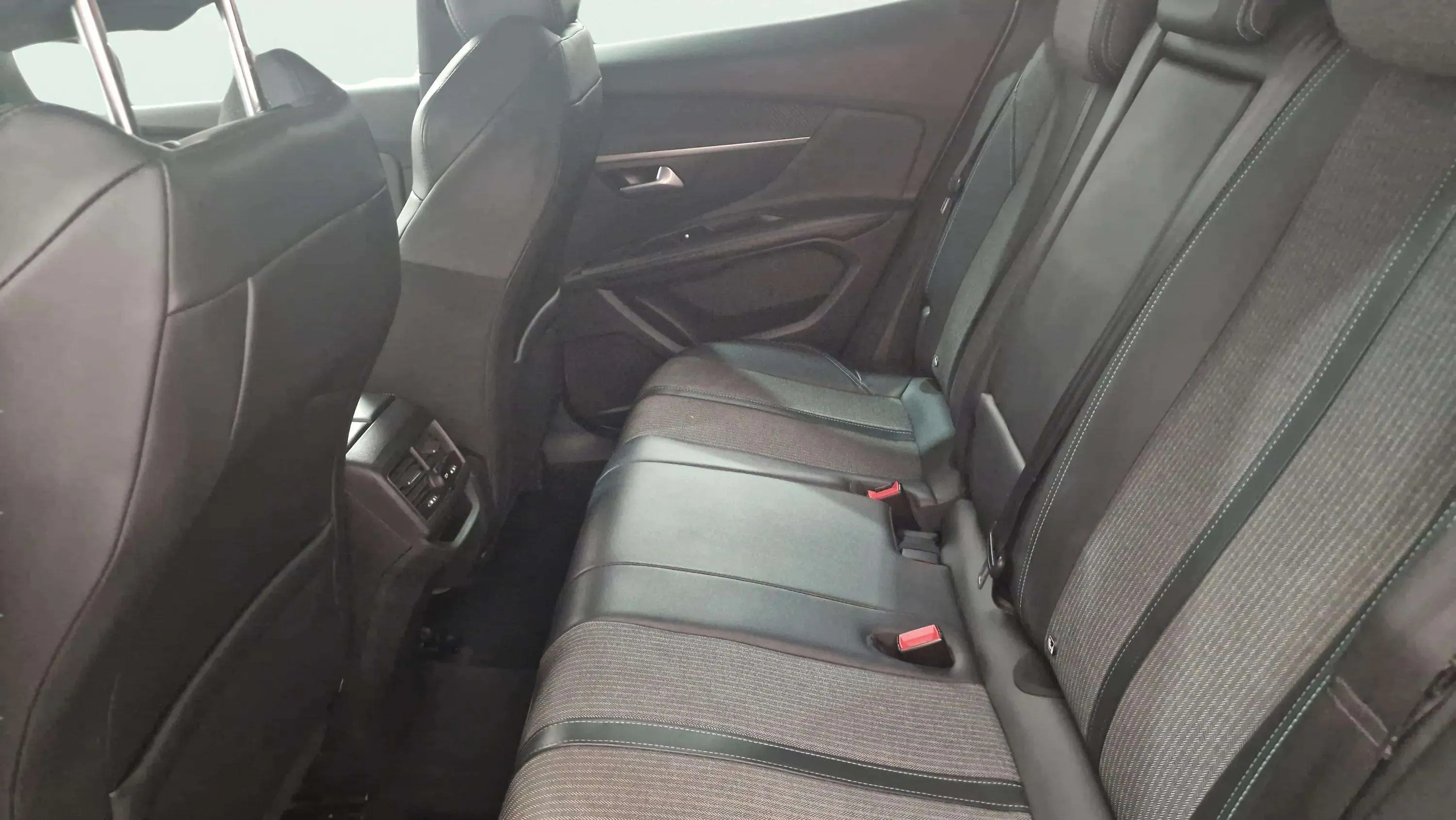Peugeot 3008 1.2 PureTech Allure EAT8 - foto 12