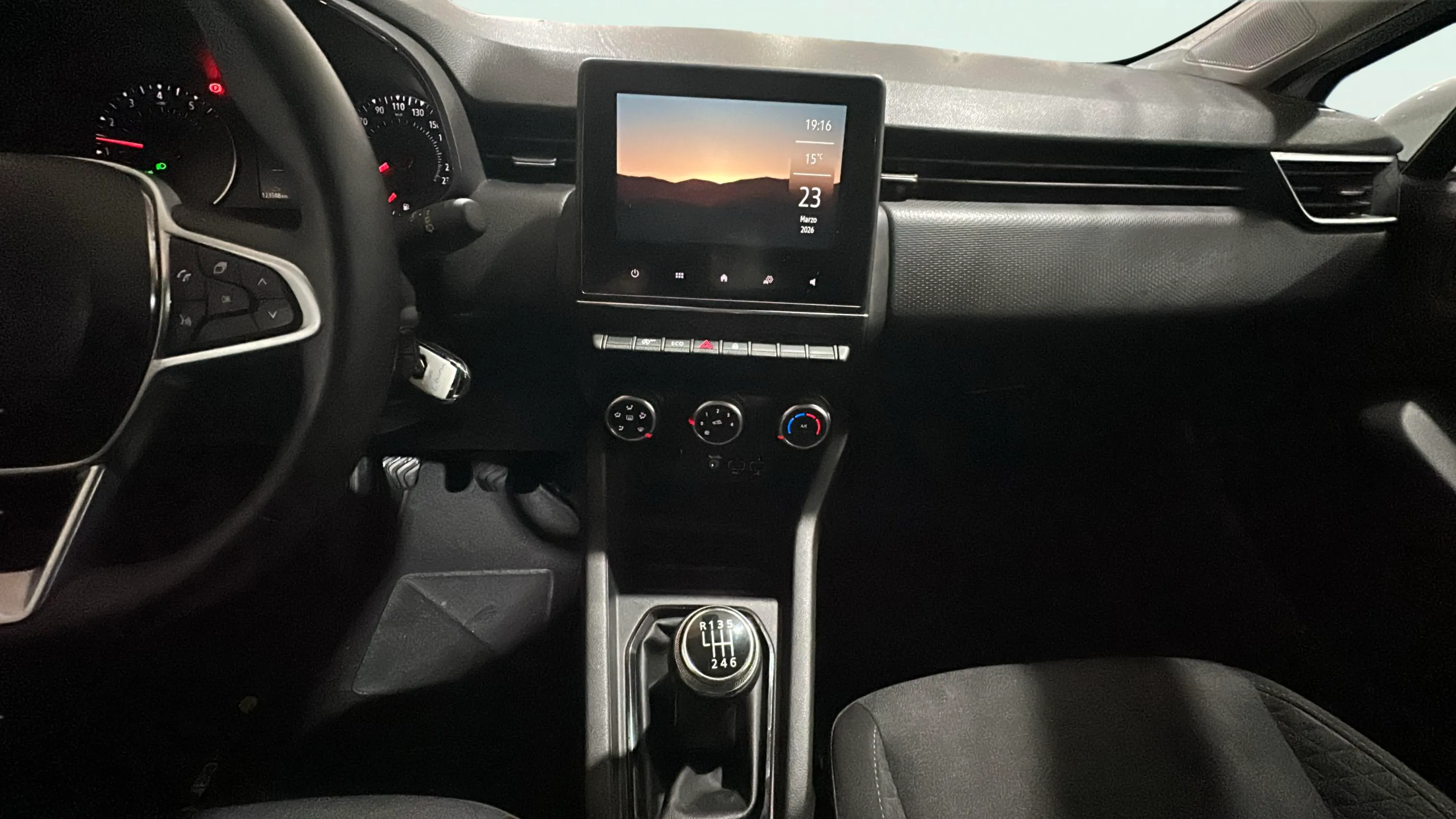 Renault Clio Intens TCe - foto 14