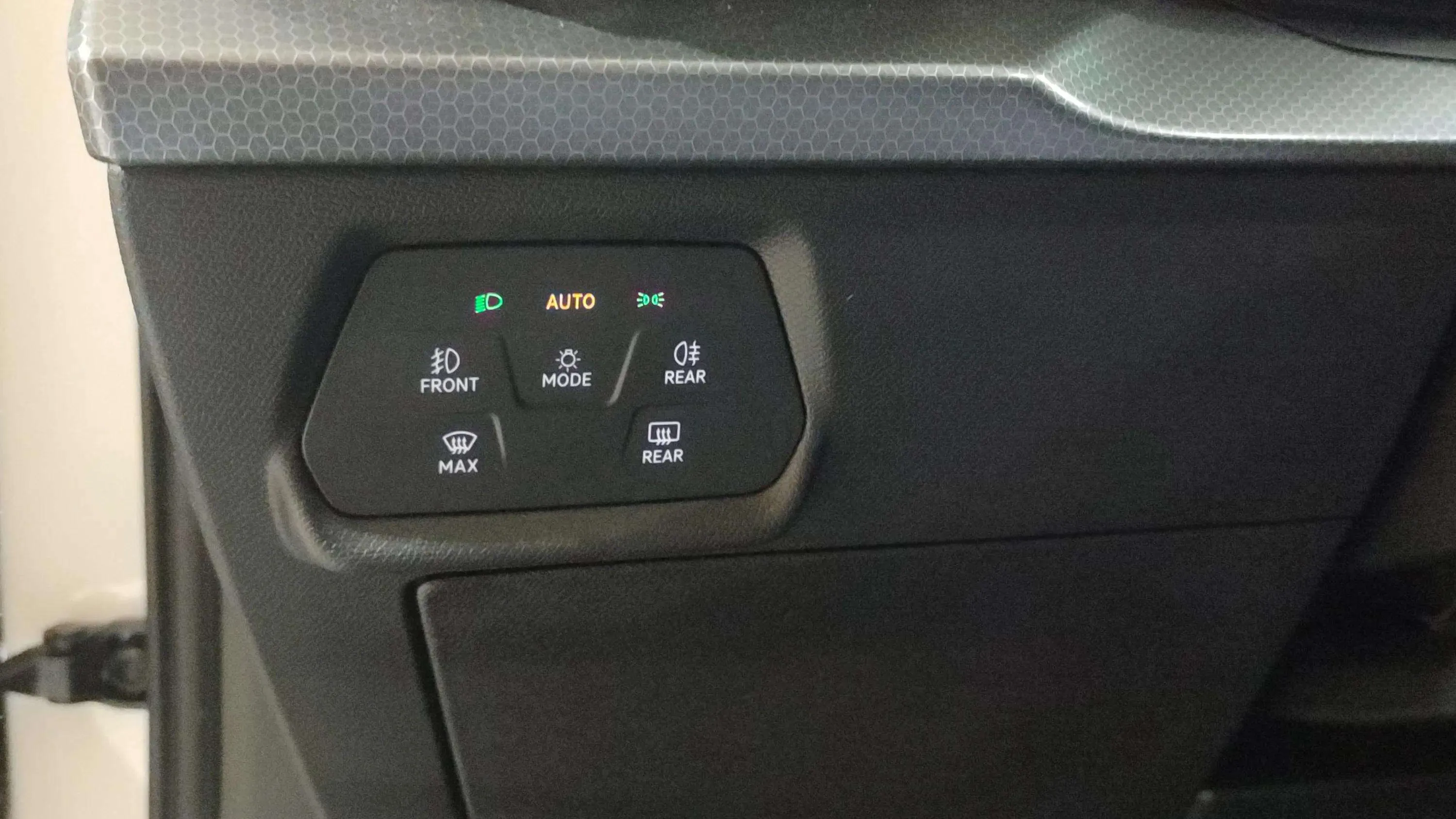 SEAT León 2.0 TDI DSG-7 Style - foto 8