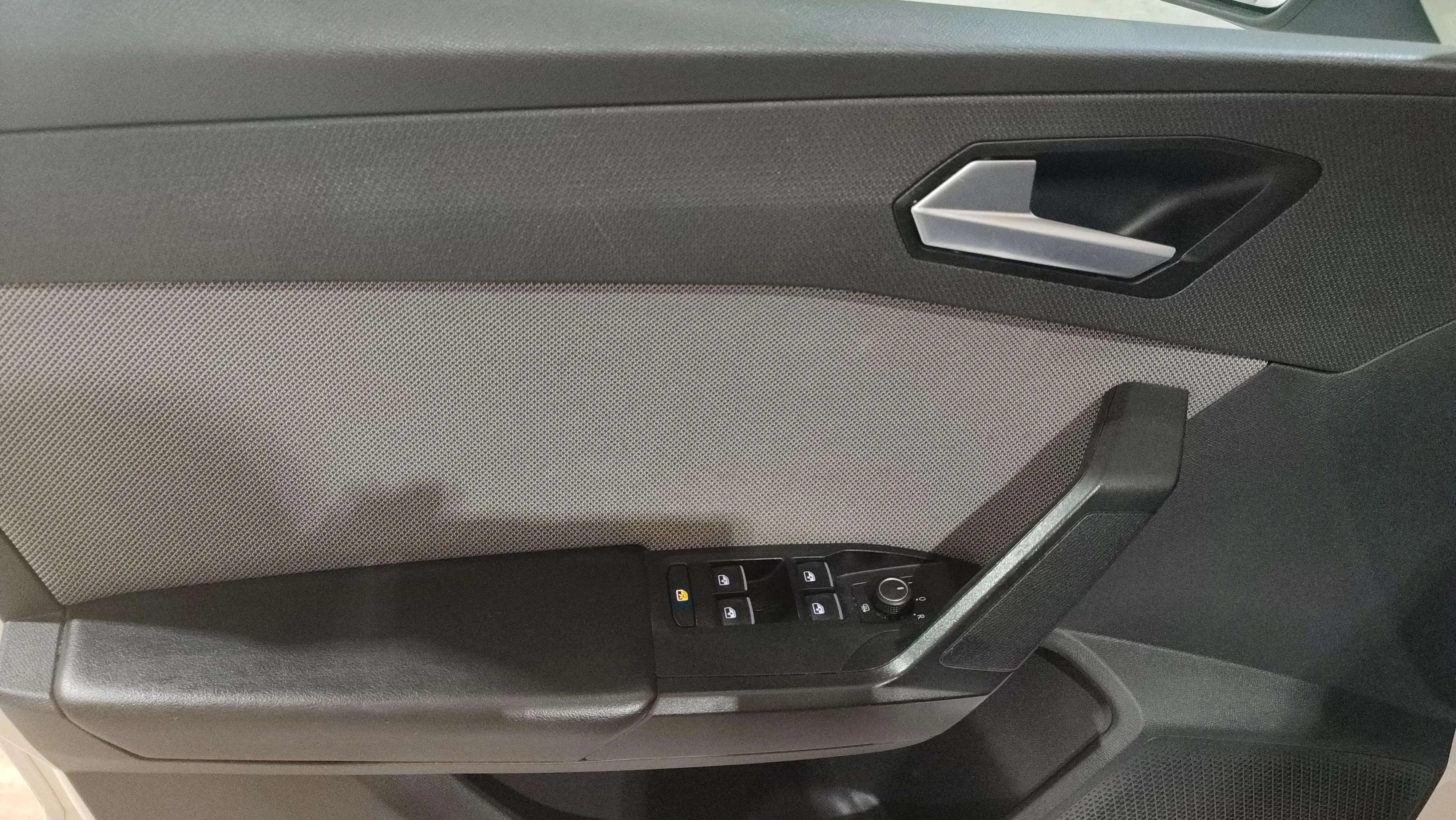 SEAT León 2.0 TDI DSG-7 Style - foto 6