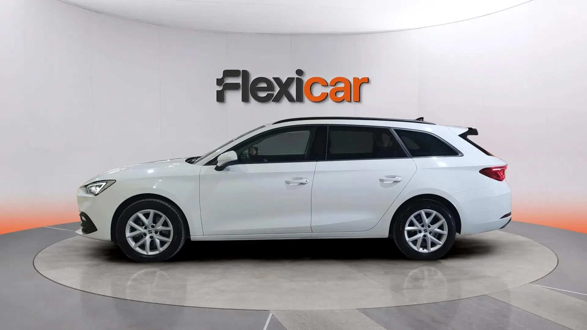 SEAT León 2.0 TDI DSG-7 Style Go - foto 4