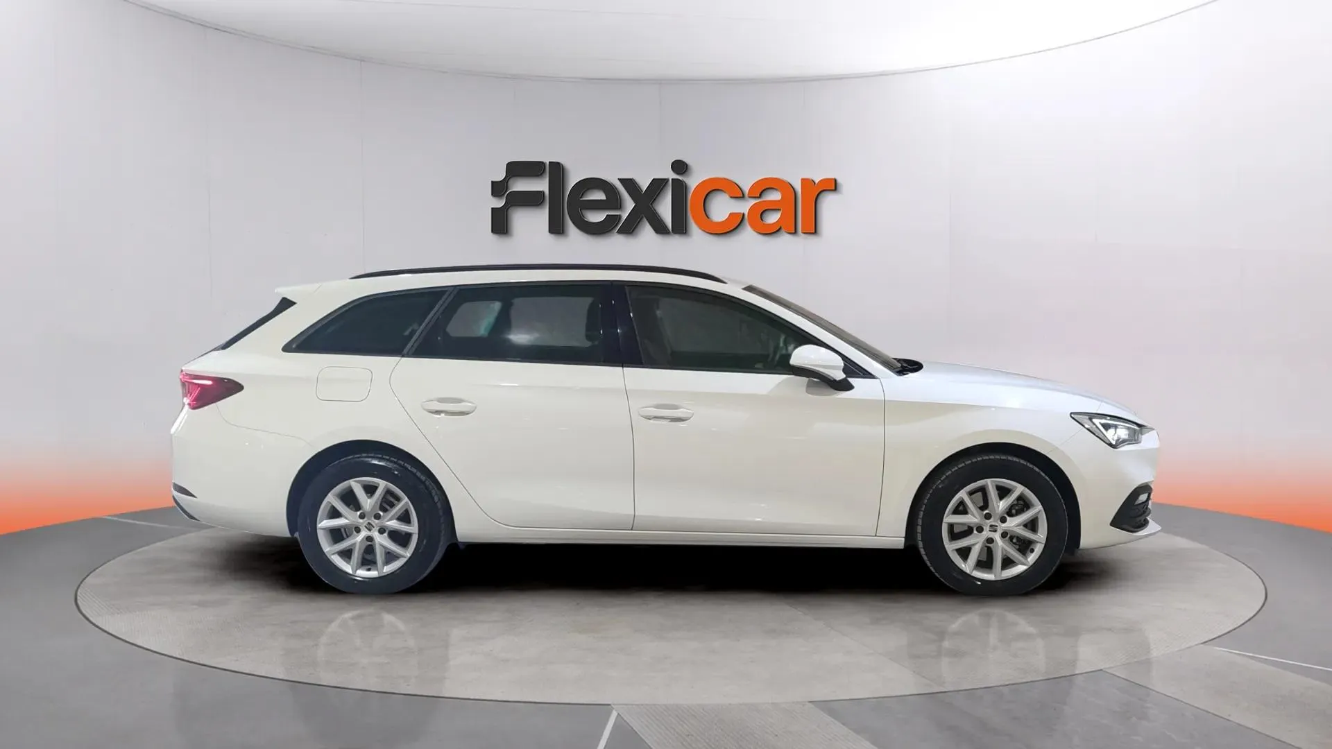 SEAT León 2.0 TDI DSG-7 Style Go - foto 3