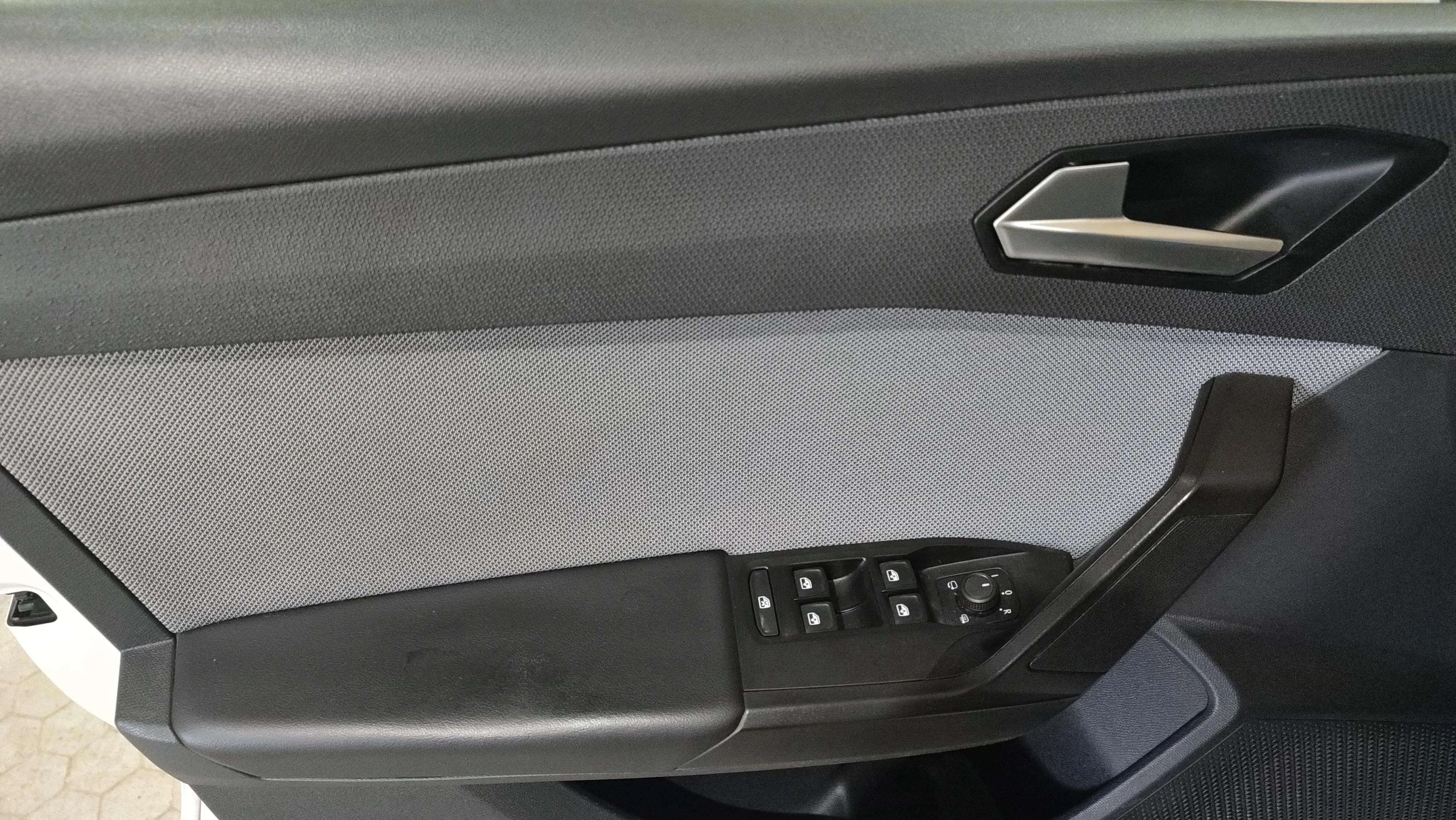 SEAT León 2.0 TDI DSG-7 Style Go - foto 6