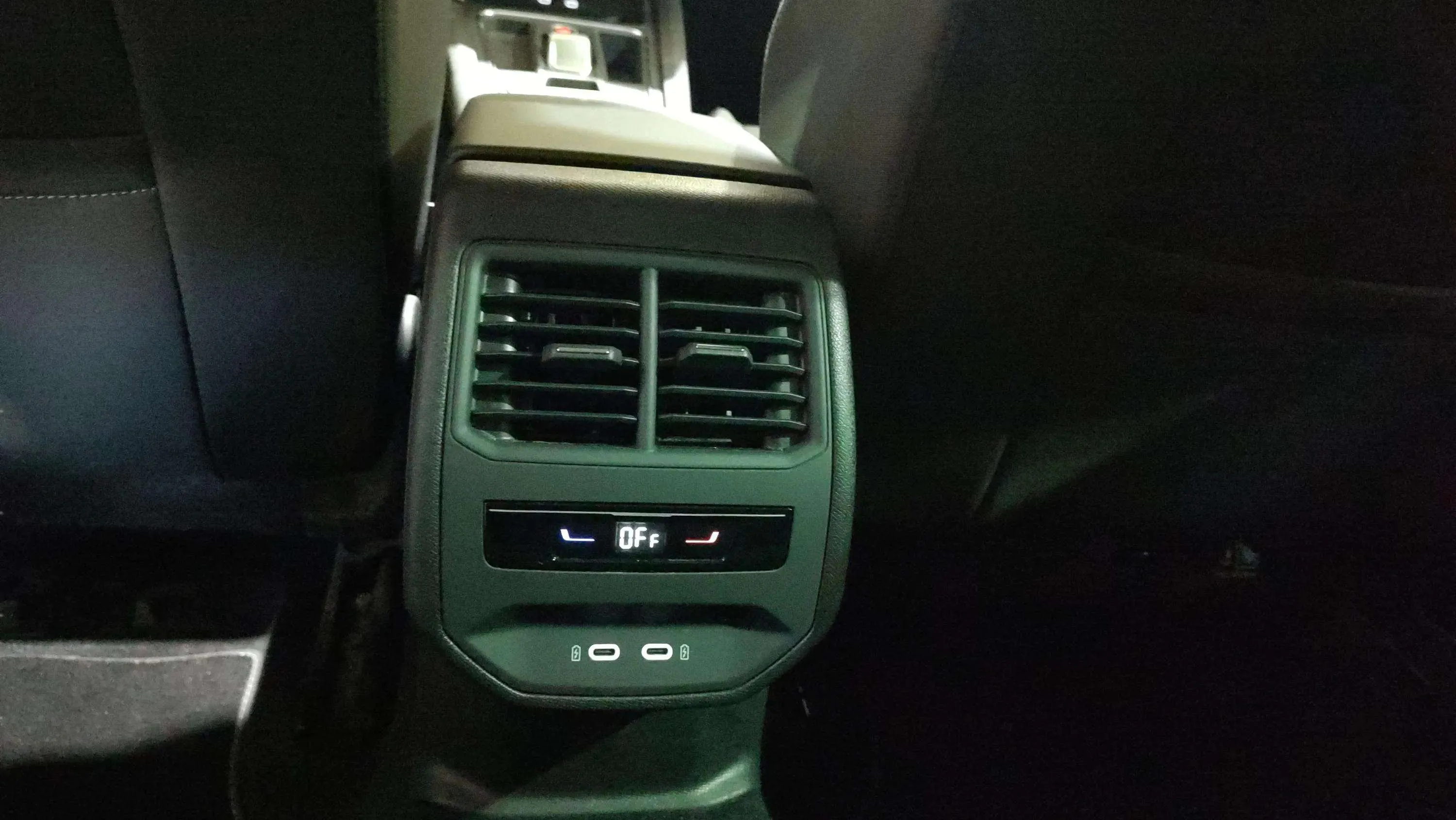 SEAT León 2.0 TDI DSG-7 Style Go - foto 22