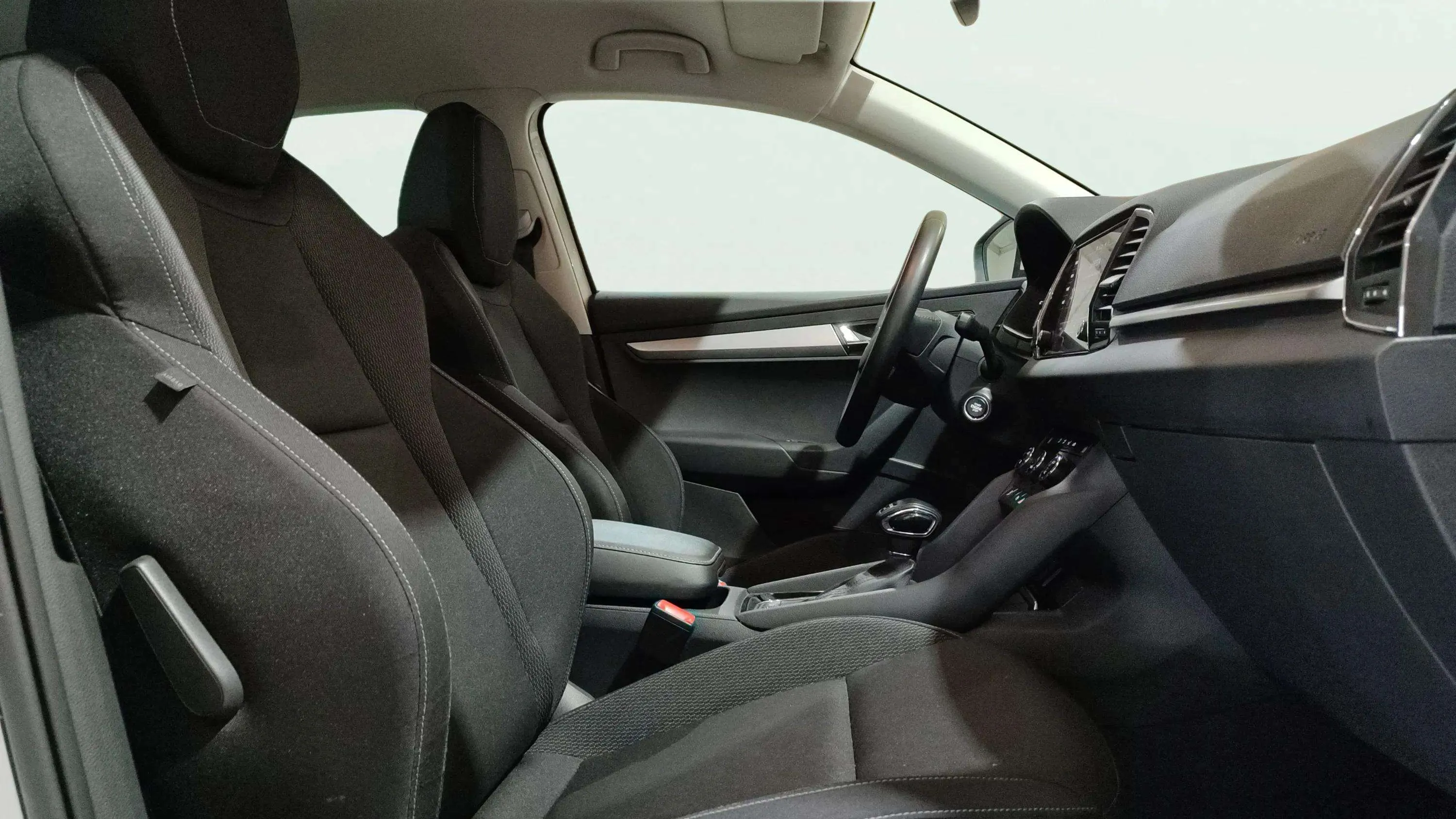 Škoda Karoq 2.0 TDI DSG 4x4 Ambition - foto 25