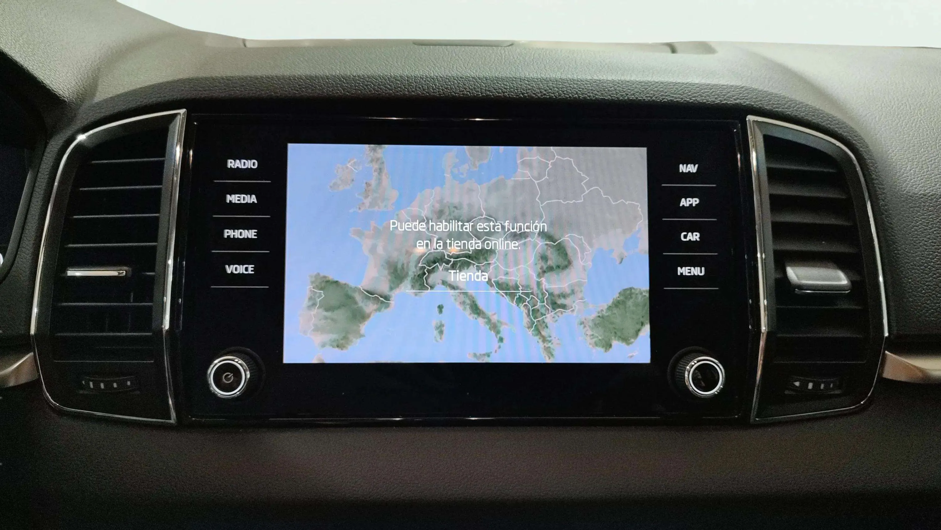 Škoda Karoq 2.0 TDI DSG 4x4 Ambition - foto 14