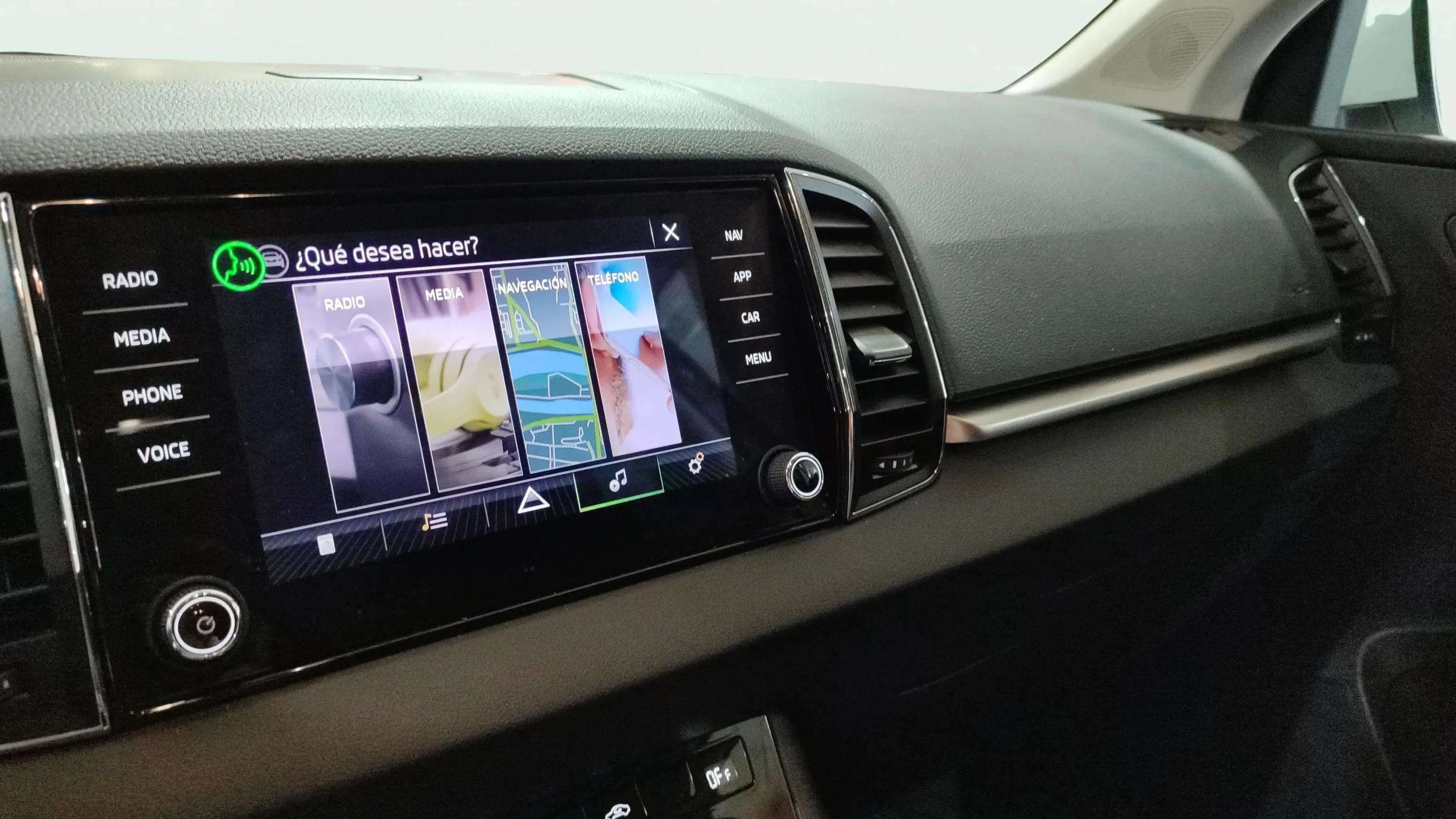 Škoda Karoq 2.0 TDI DSG 4x4 Ambition - foto 17