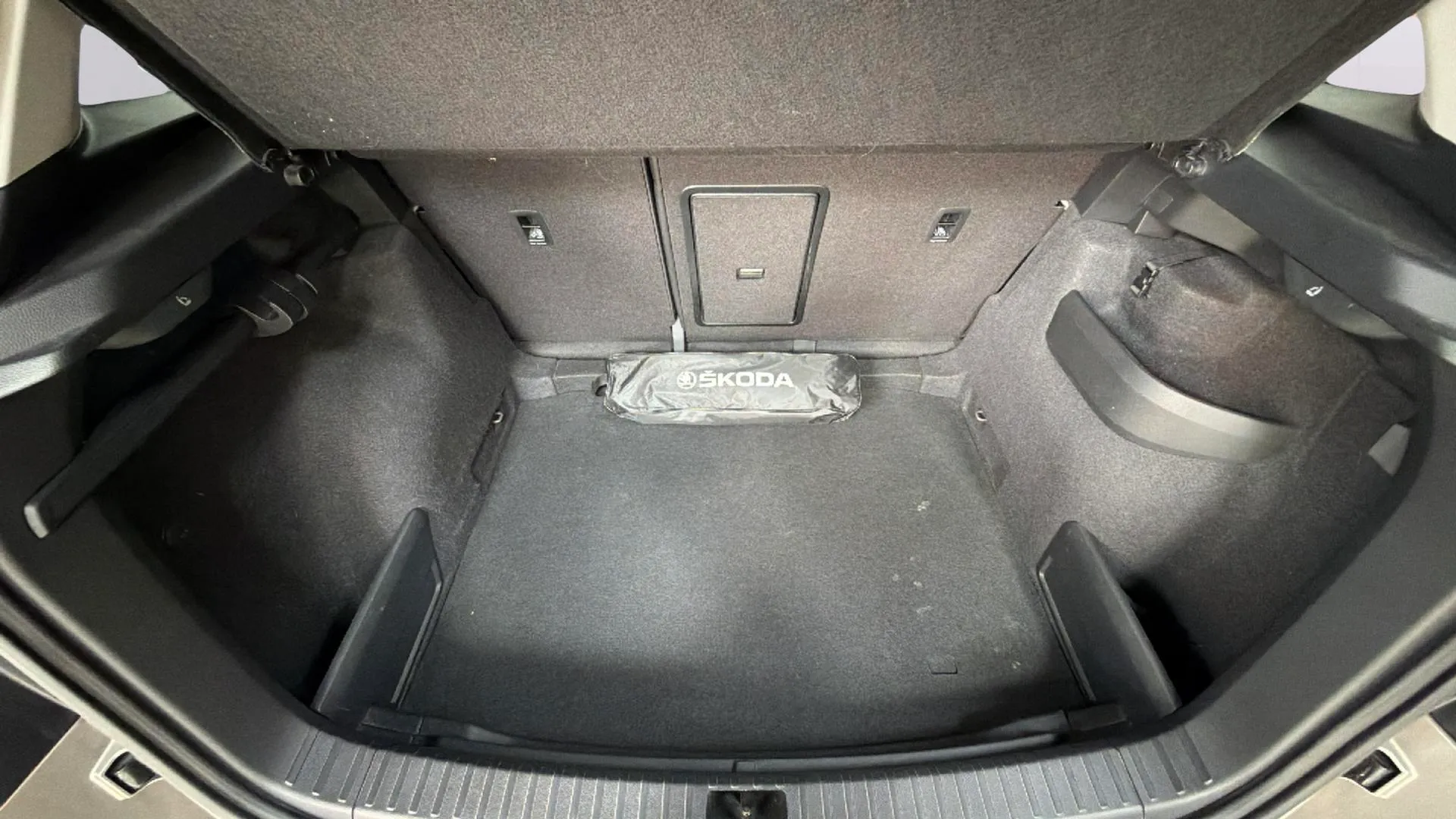 Škoda Karoq 1.0 TSI Ambition - foto 19