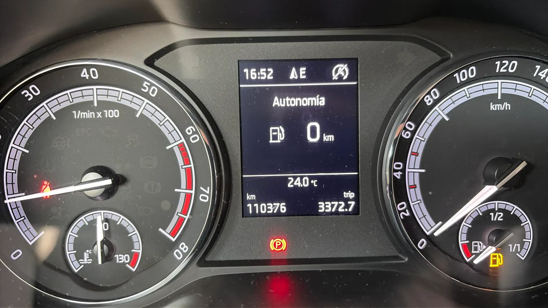 Škoda Karoq 1.0 TSI Ambition - foto 12