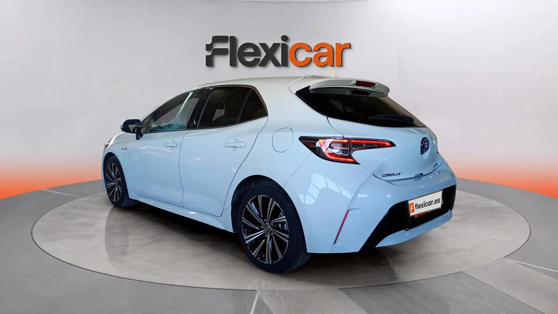 Toyota Corolla 1.8 125H Active Tech E-CVT - foto 10