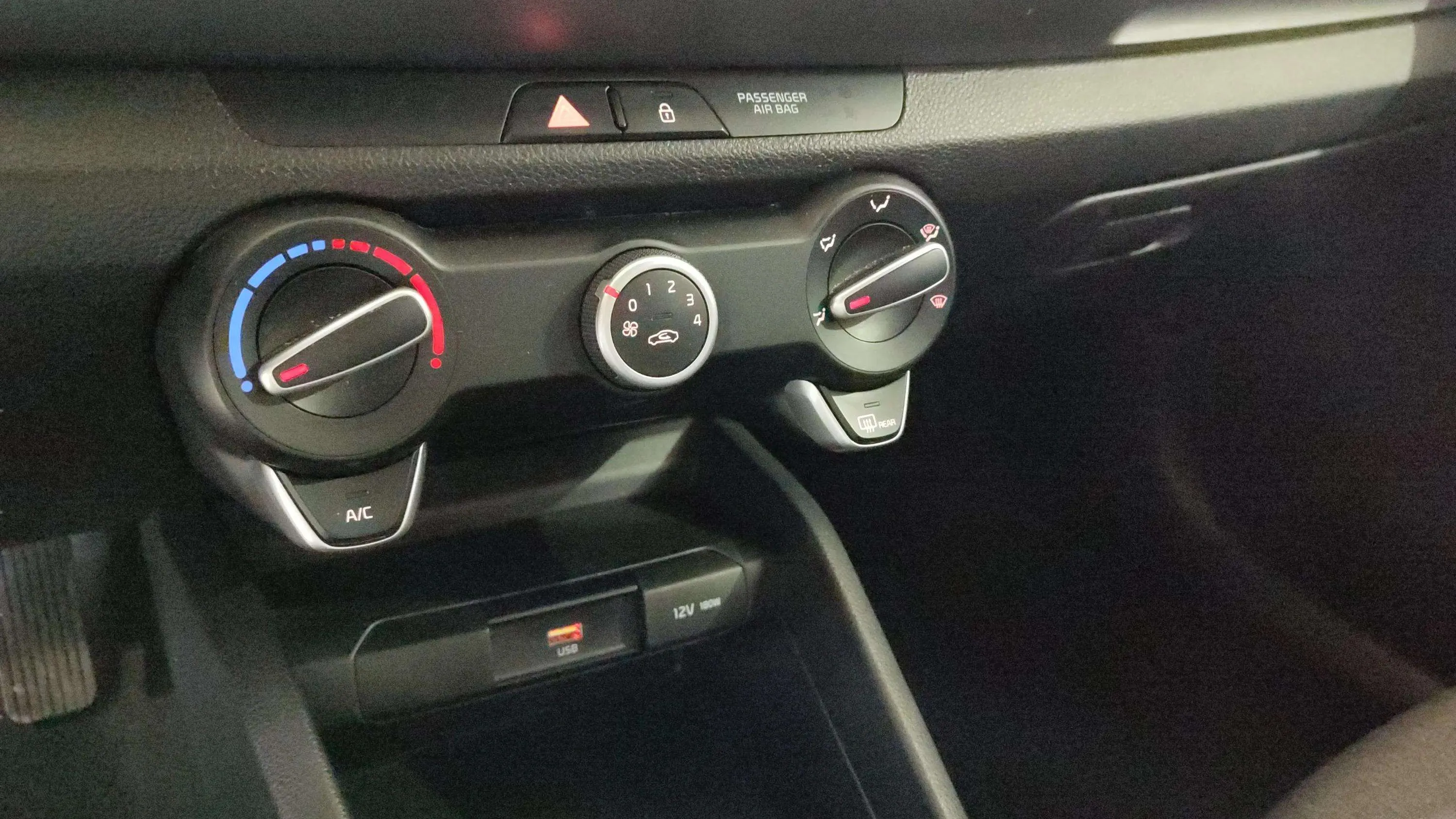 Kia Stonic 1.2 DPi Concept - foto 13