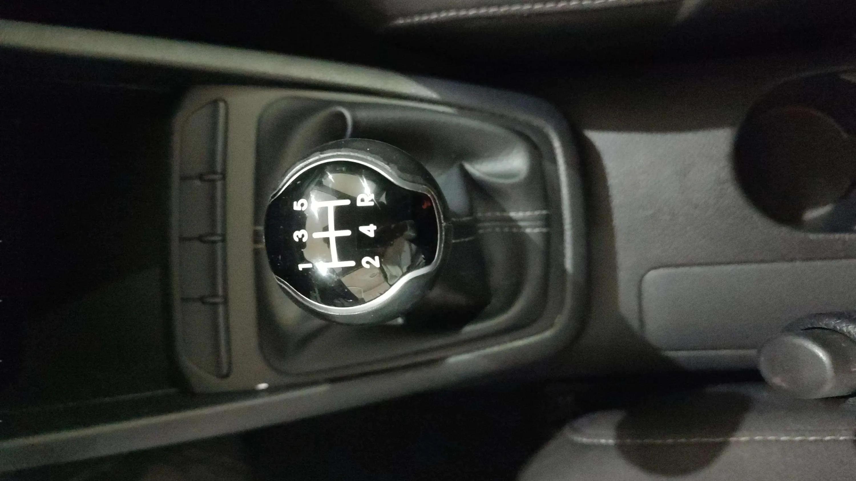 Kia Stonic 1.2 DPi Concept - foto 14