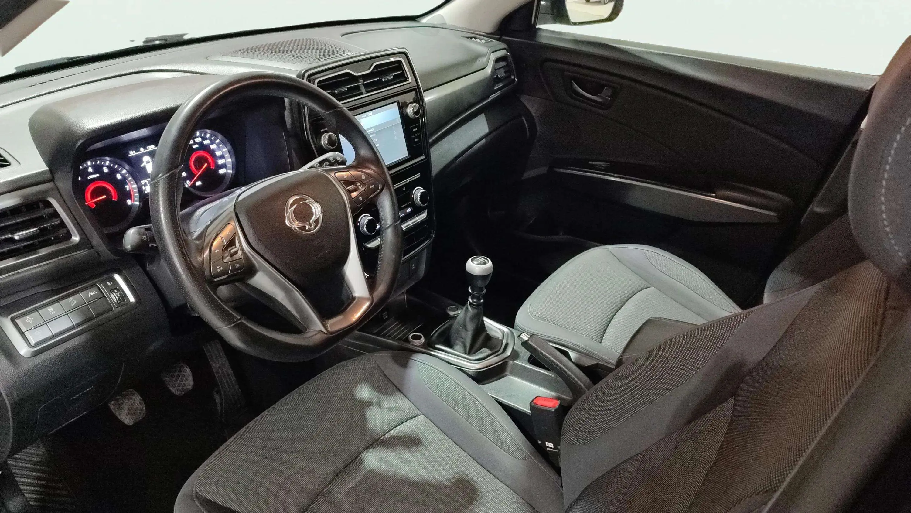 SsangYong Tivoli G12T Urban Plus - foto 8