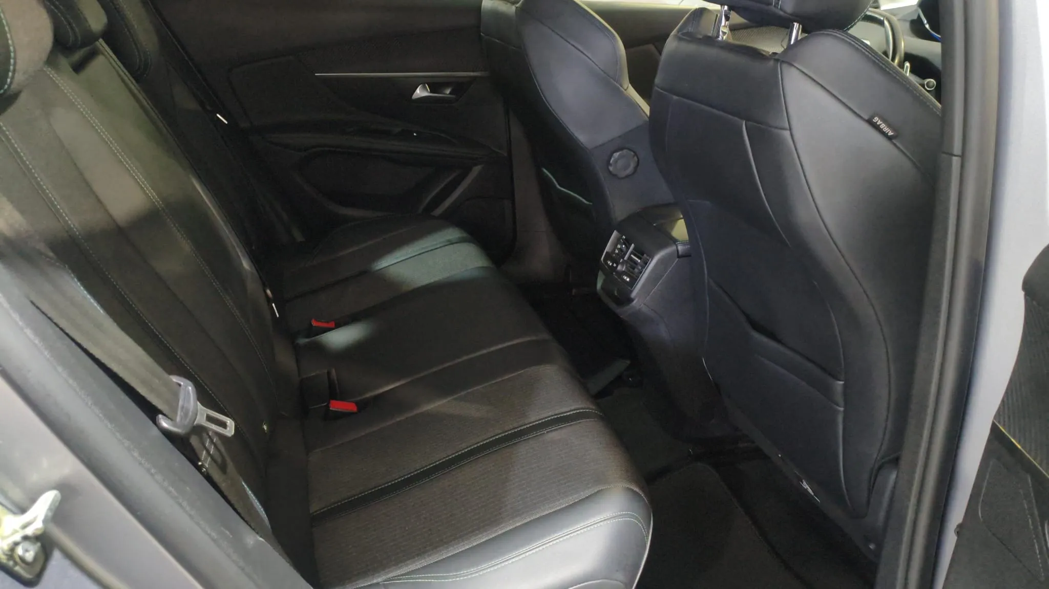 Peugeot 3008 1.2 PureTech Allure EAT8 - foto 11