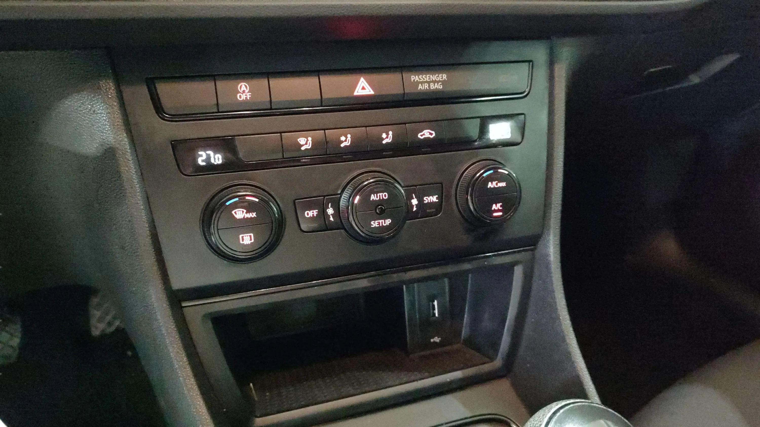 SEAT León ST 1.6 TDI Style Ed Nav - foto 16