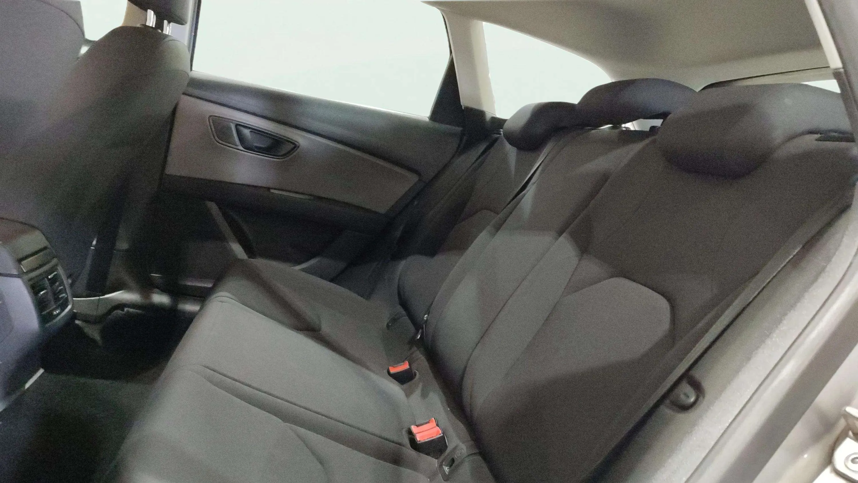 SEAT León ST 1.6 TDI Style Ed Nav - foto 20
