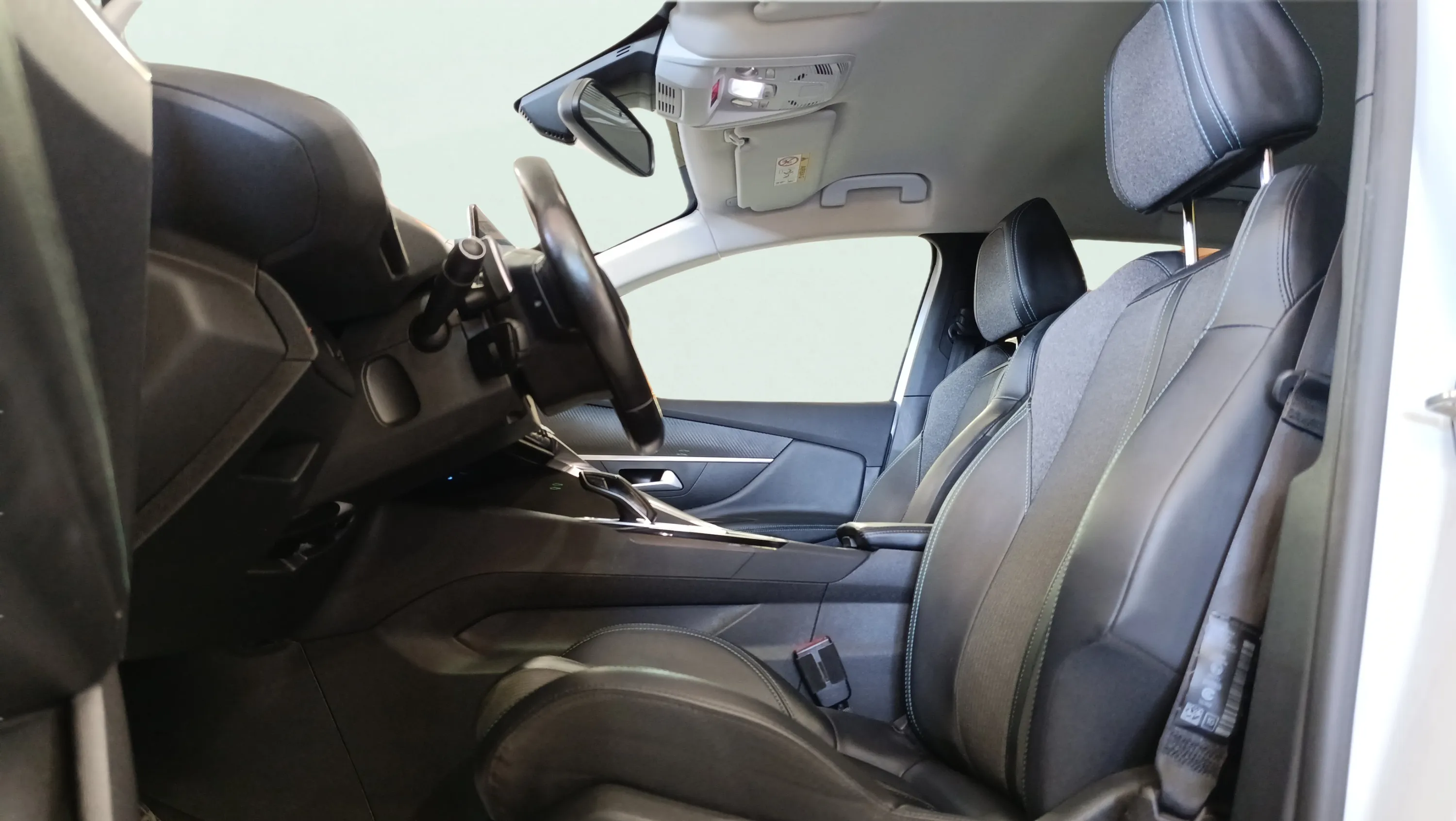 Peugeot 3008 1.2 PureTech Allure EAT8 - foto 30