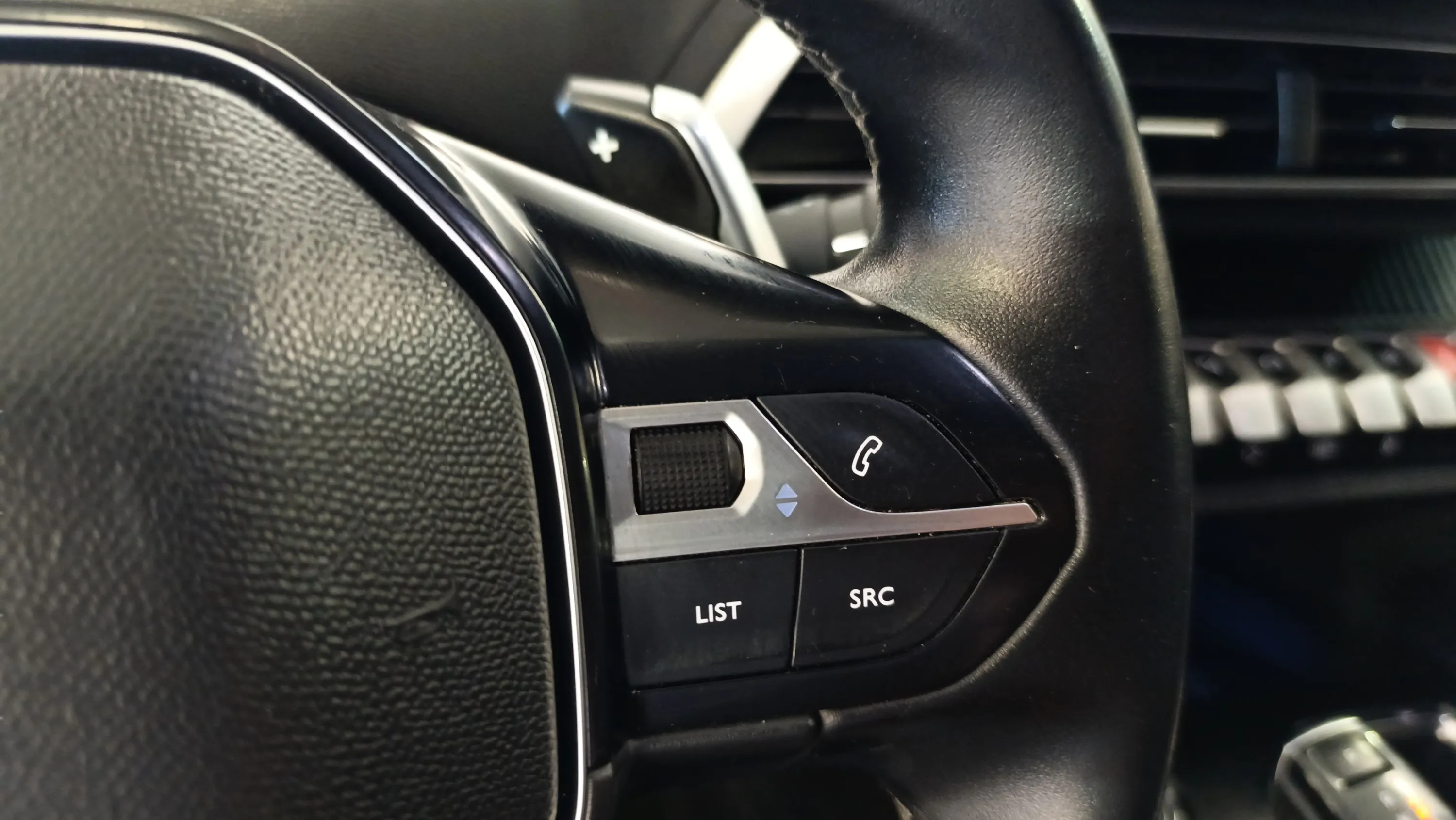 Peugeot 3008 1.2 PureTech Allure EAT8 - foto 13