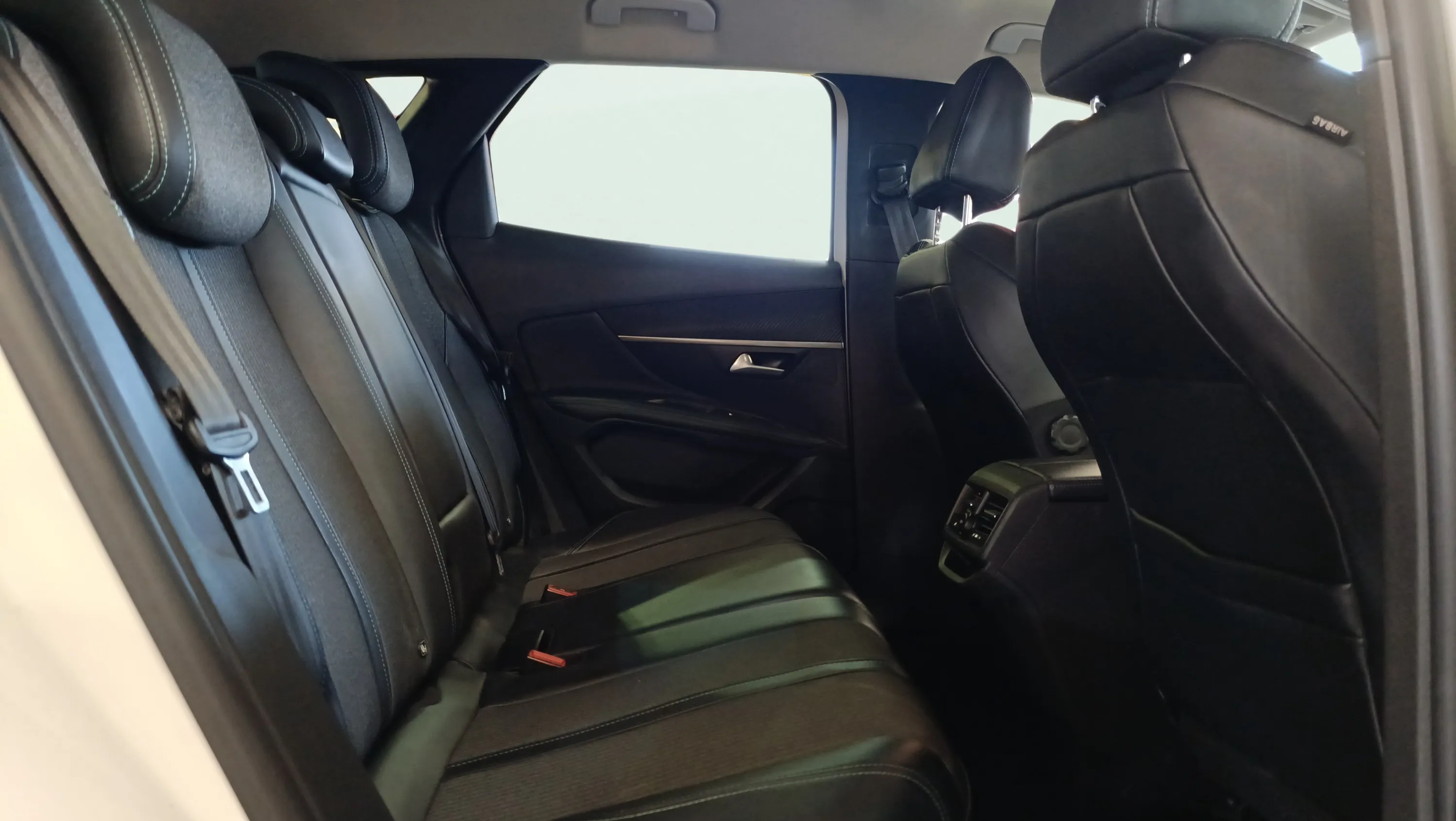 Peugeot 3008 1.2 PureTech Allure EAT8 - foto 33