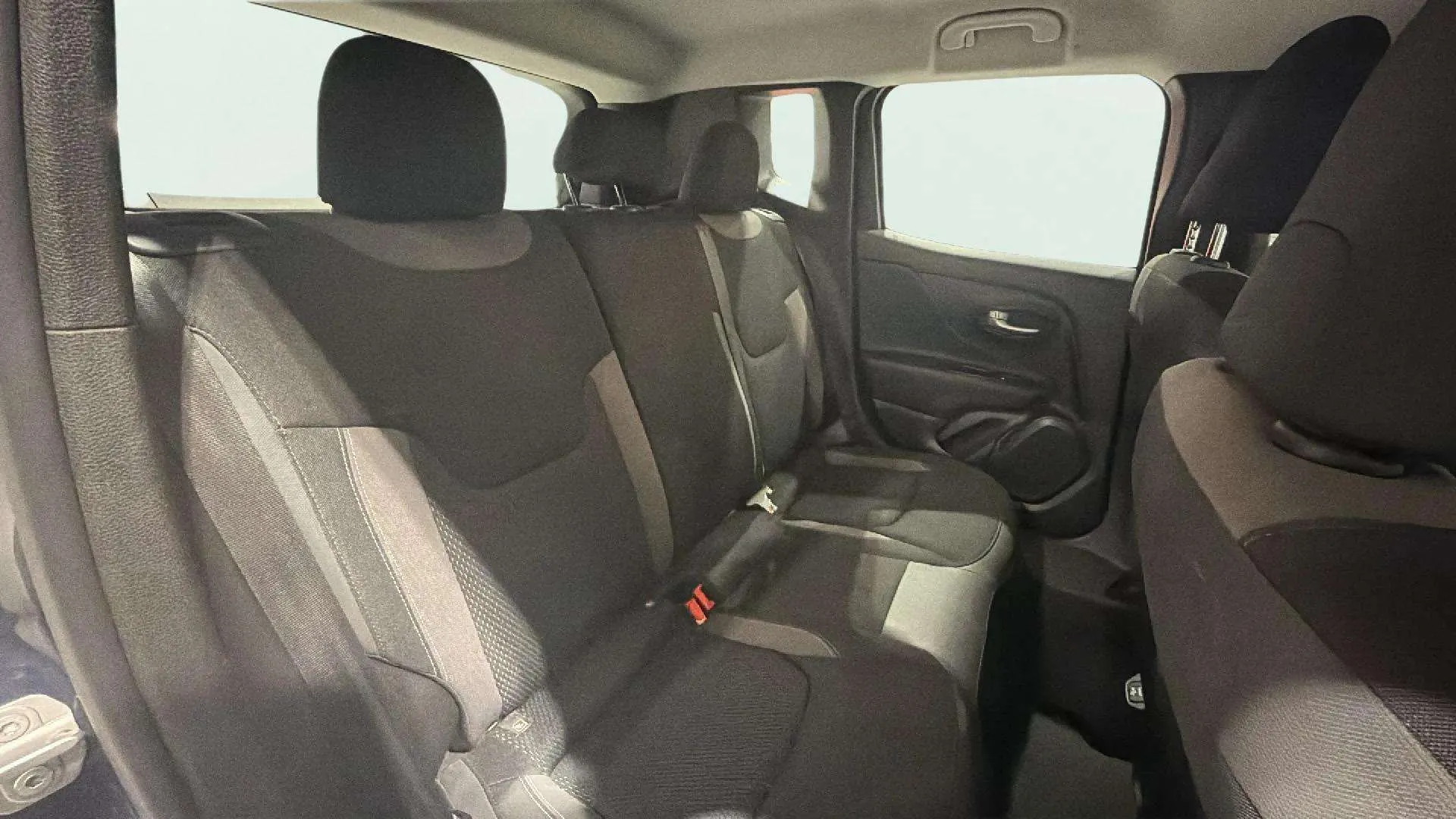 Jeep Renegade eHybrid 1.5 Limited ATX - foto 14