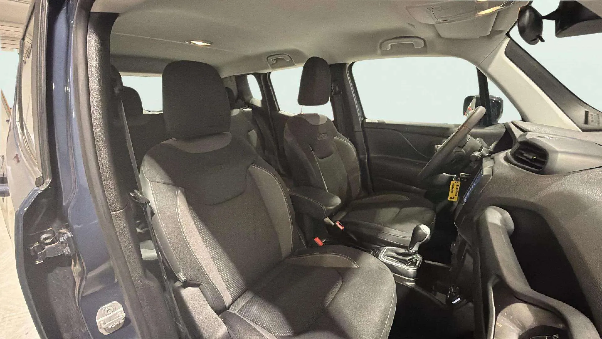 Jeep Renegade eHybrid 1.5 Limited ATX - foto 13