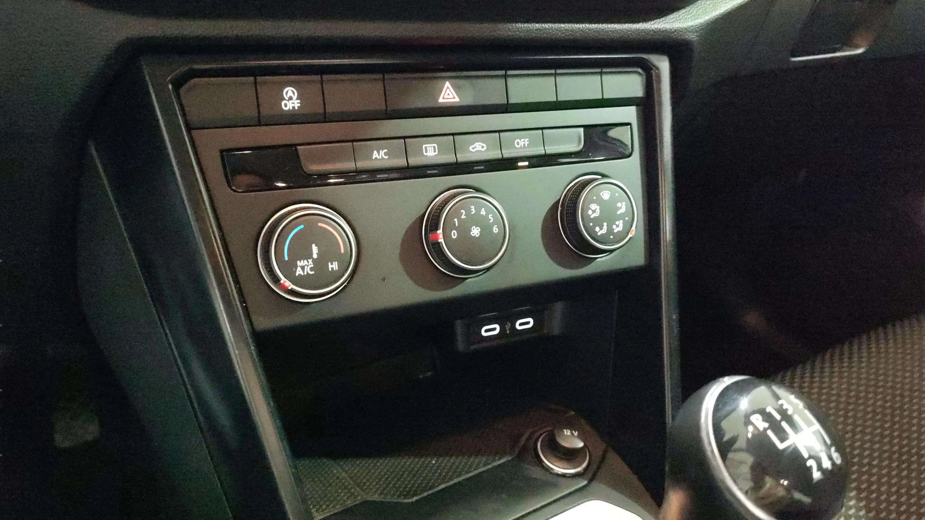Volkswagen T-Roc Edition 1.6 TDI - foto 18