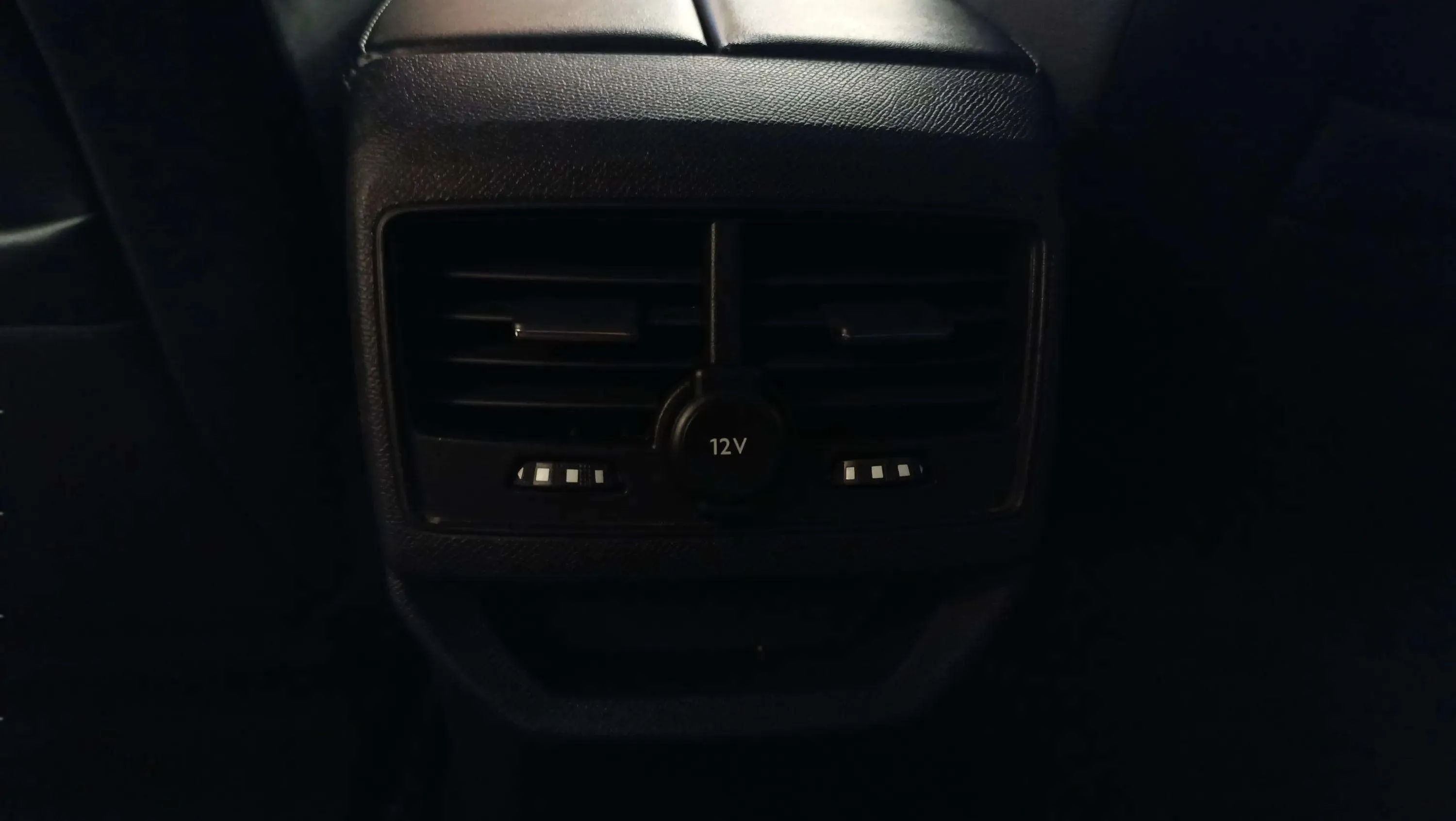 Peugeot 3008 1.2 PureTech Active Pack EAT8 - foto 29