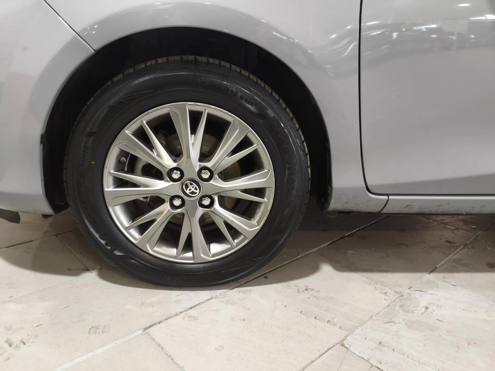 Toyota Yaris 1.0 70 Active Tech - foto 17