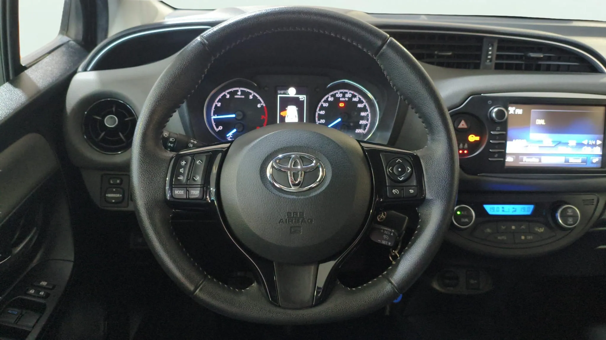 Toyota Yaris 1.0 70 Active Tech - foto 11