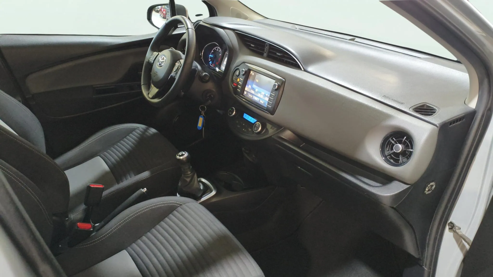 Toyota Yaris 1.0 70 Active Tech - foto 7