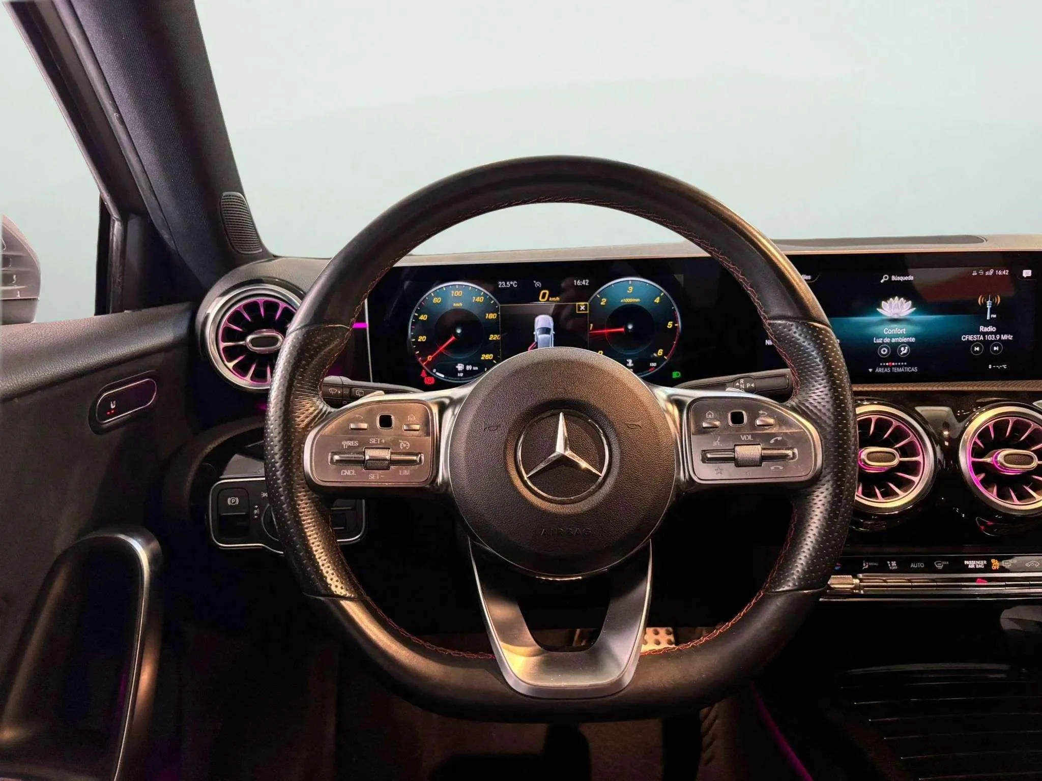 Mercedes-Benz Clase A A 180 d - foto 9