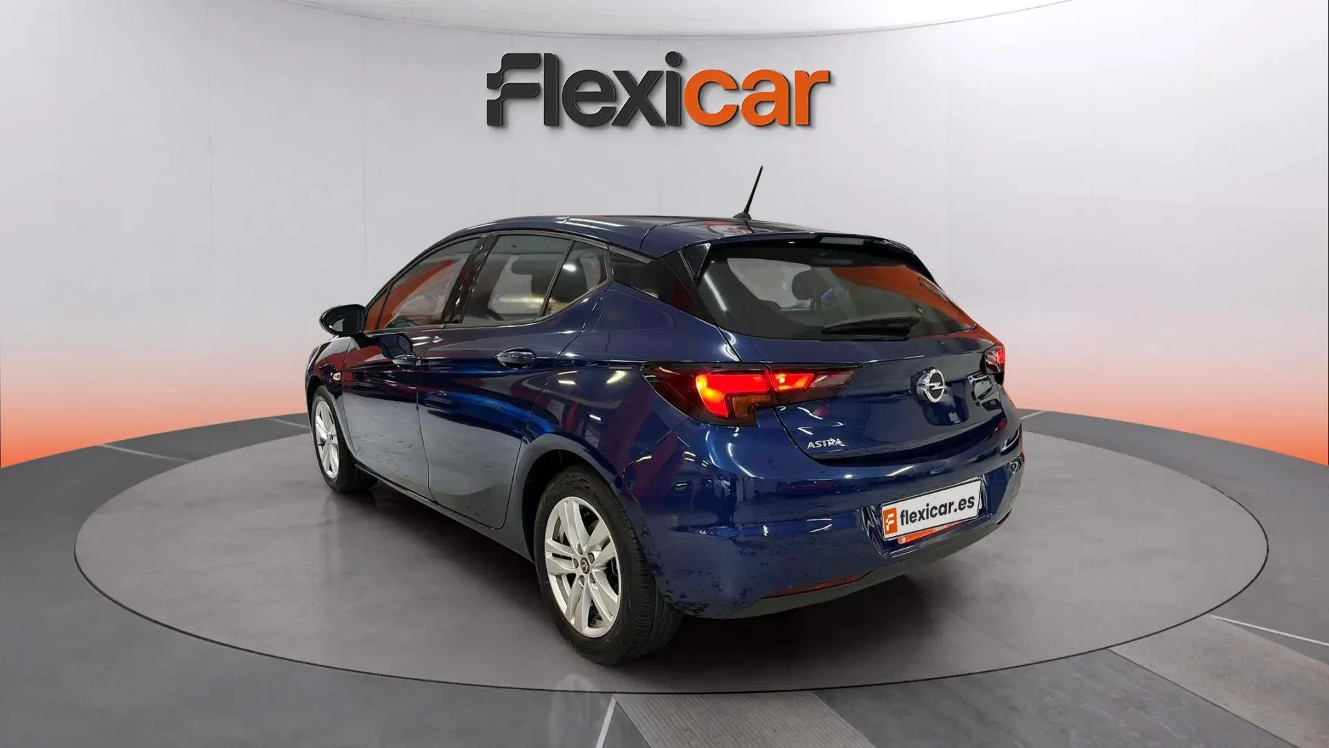 Opel Astra 1.2T SHT Business Elegance - foto 5