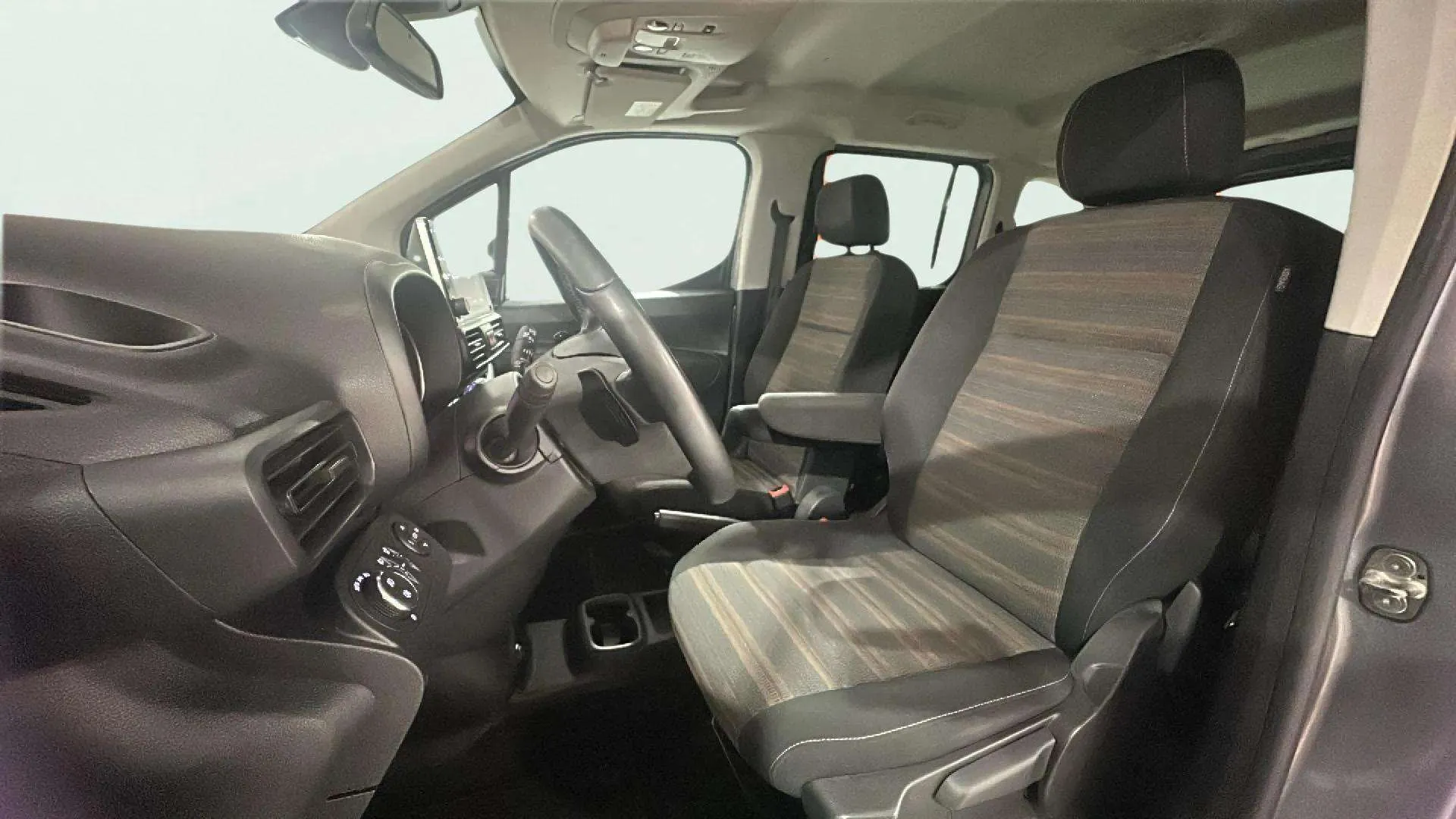 Opel Combo 1.5 TD Innovation L Aut - foto 14