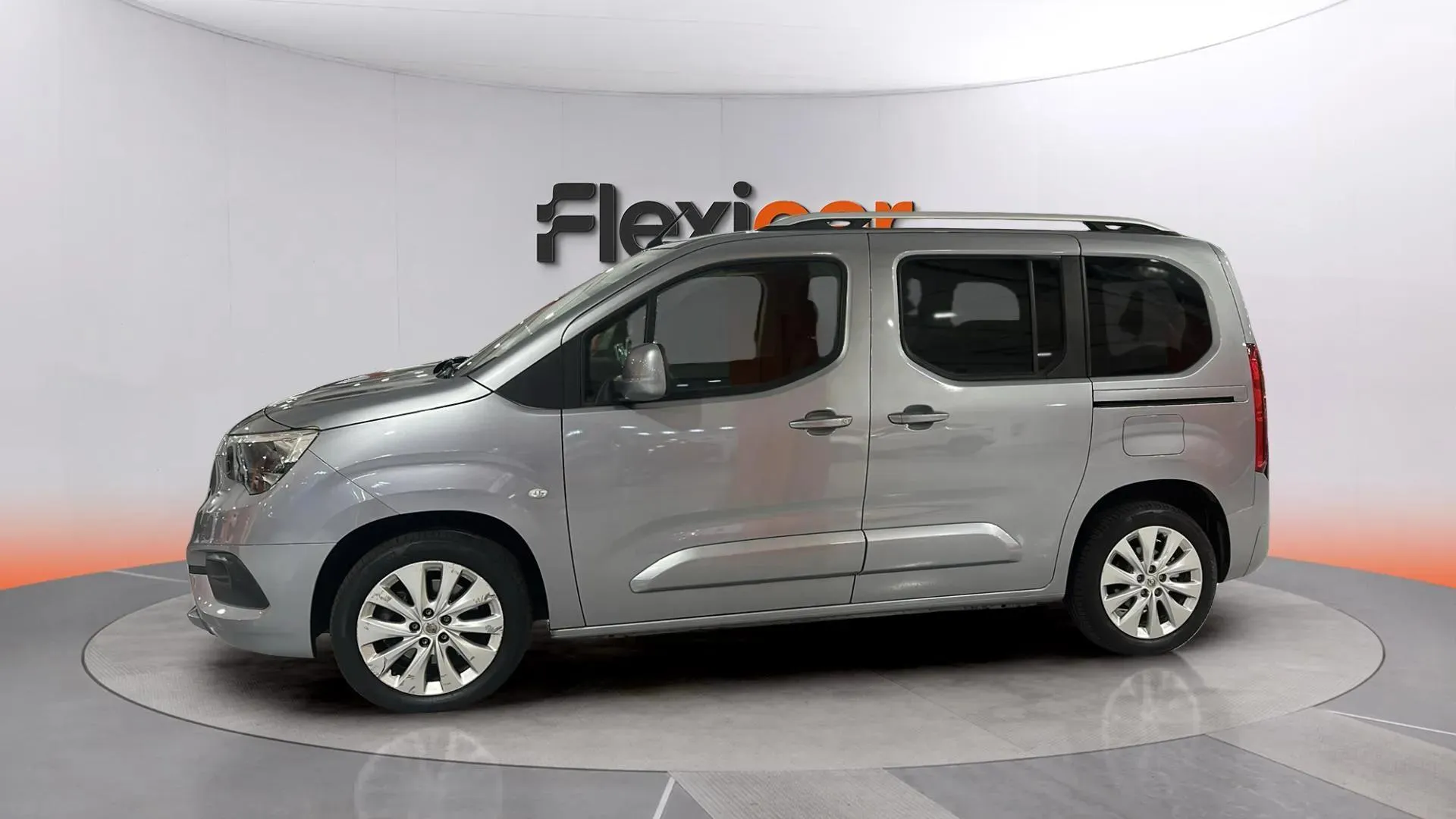 Opel Combo 1.5 TD Innovation L Aut - foto 3