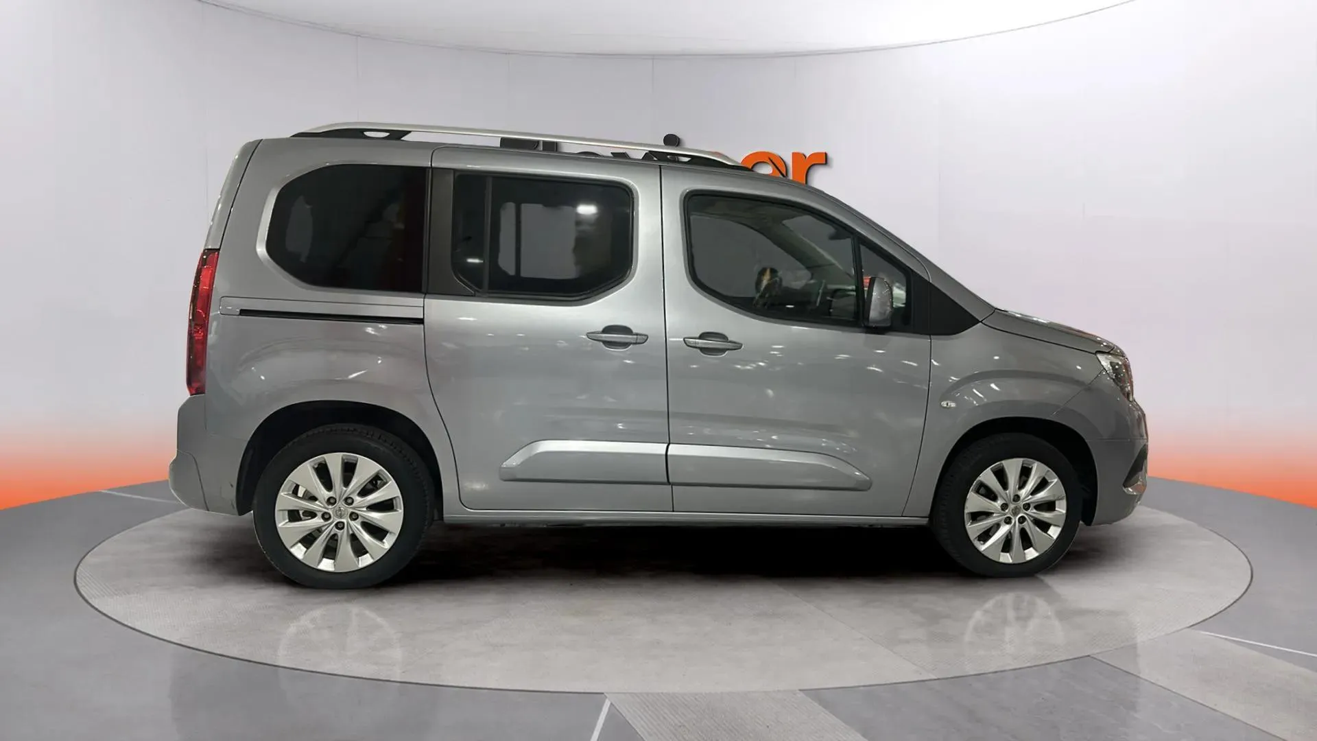 Opel Combo 1.5 TD Innovation L Aut - foto 7