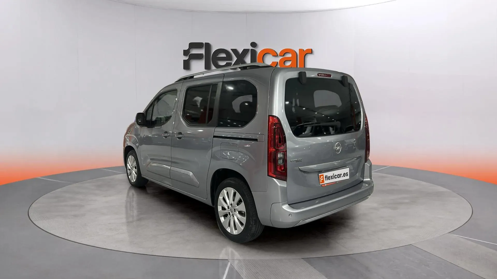 Opel Combo 1.5 TD Innovation L Aut - foto 4